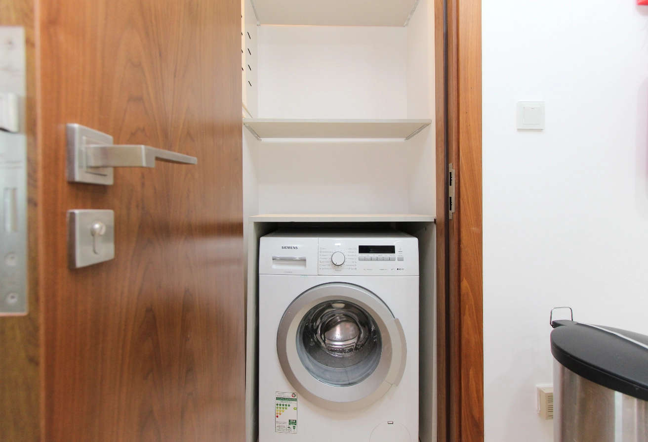 Fully Furnished | Ready to Move in | Large Layout