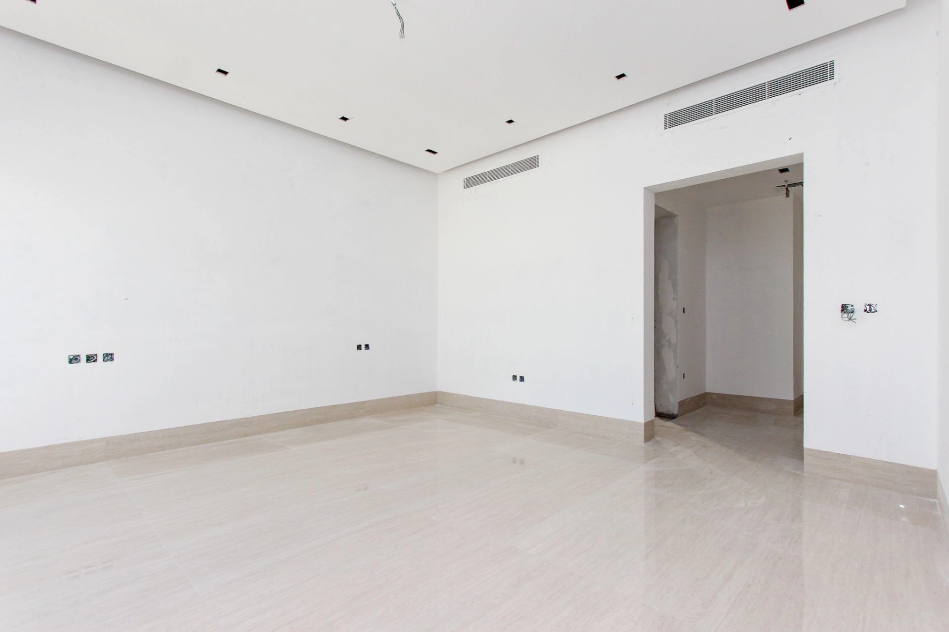 Luxury Villa | Brand New | Maids room