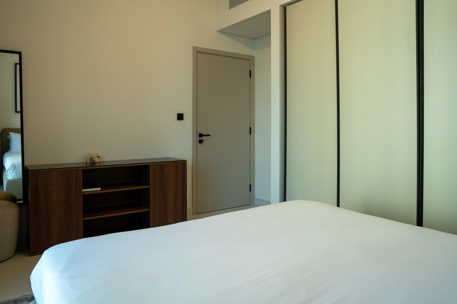 Fully Furnished | Sea View | Chiller Free