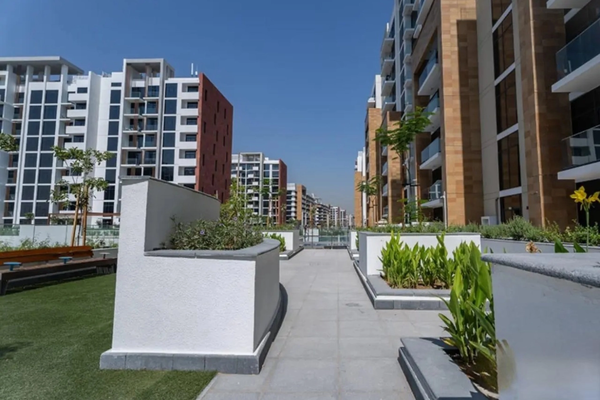 TENANTED | GREAT ROI | FURNISHED WITH BALCONY