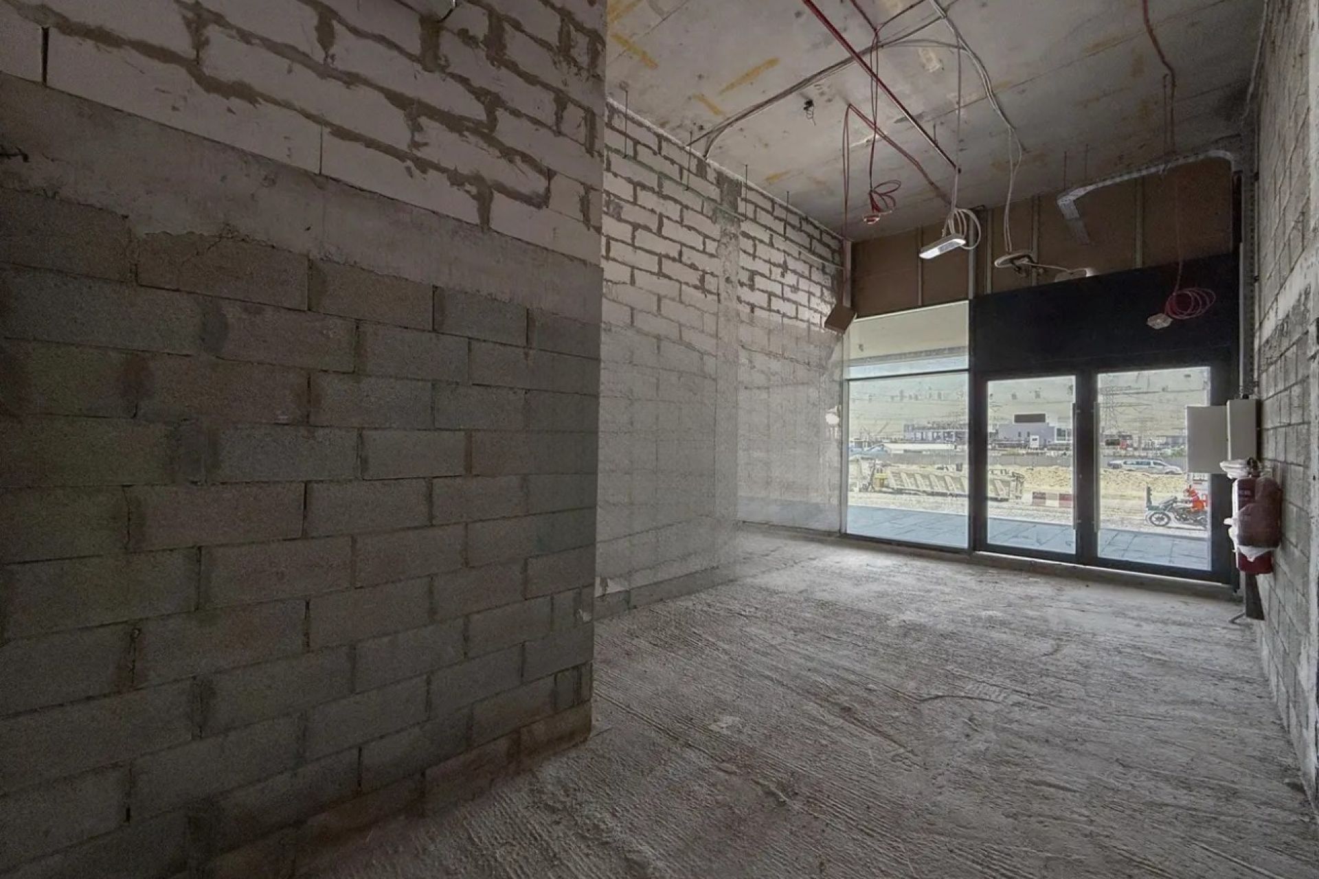 IDEAL COMMERCIAL SPACE | SCENIC LAGOON VIEW