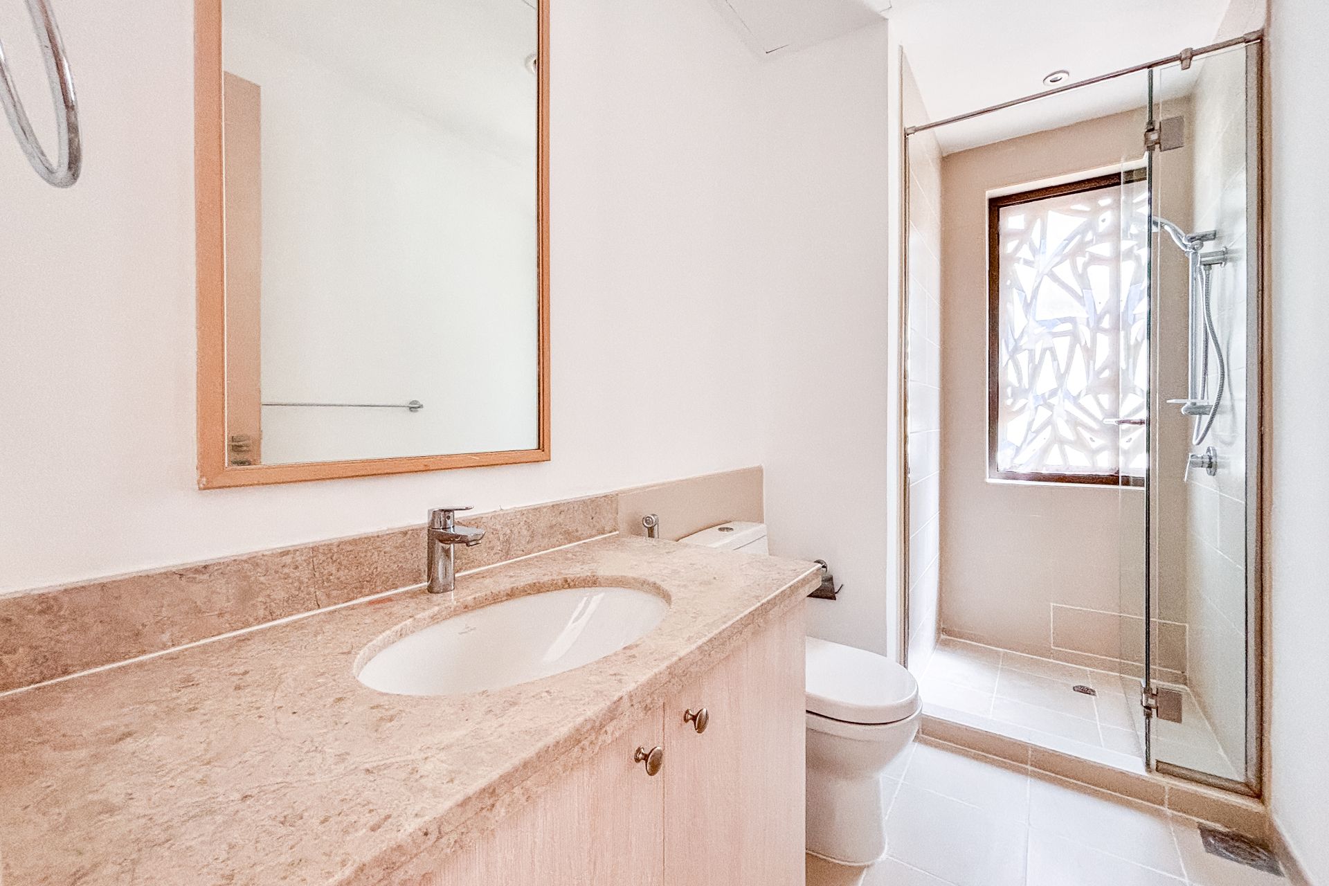SINGLE ROW | SPACIOUS 3 BEDROOMS | NEXT TO PARK