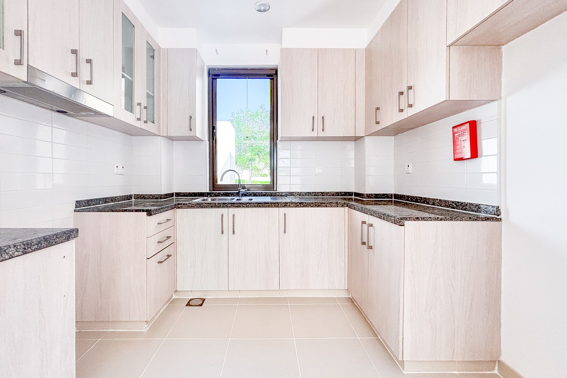 SINGLE ROW | SPACIOUS 3 BEDROOMS | NEXT TO PARK
