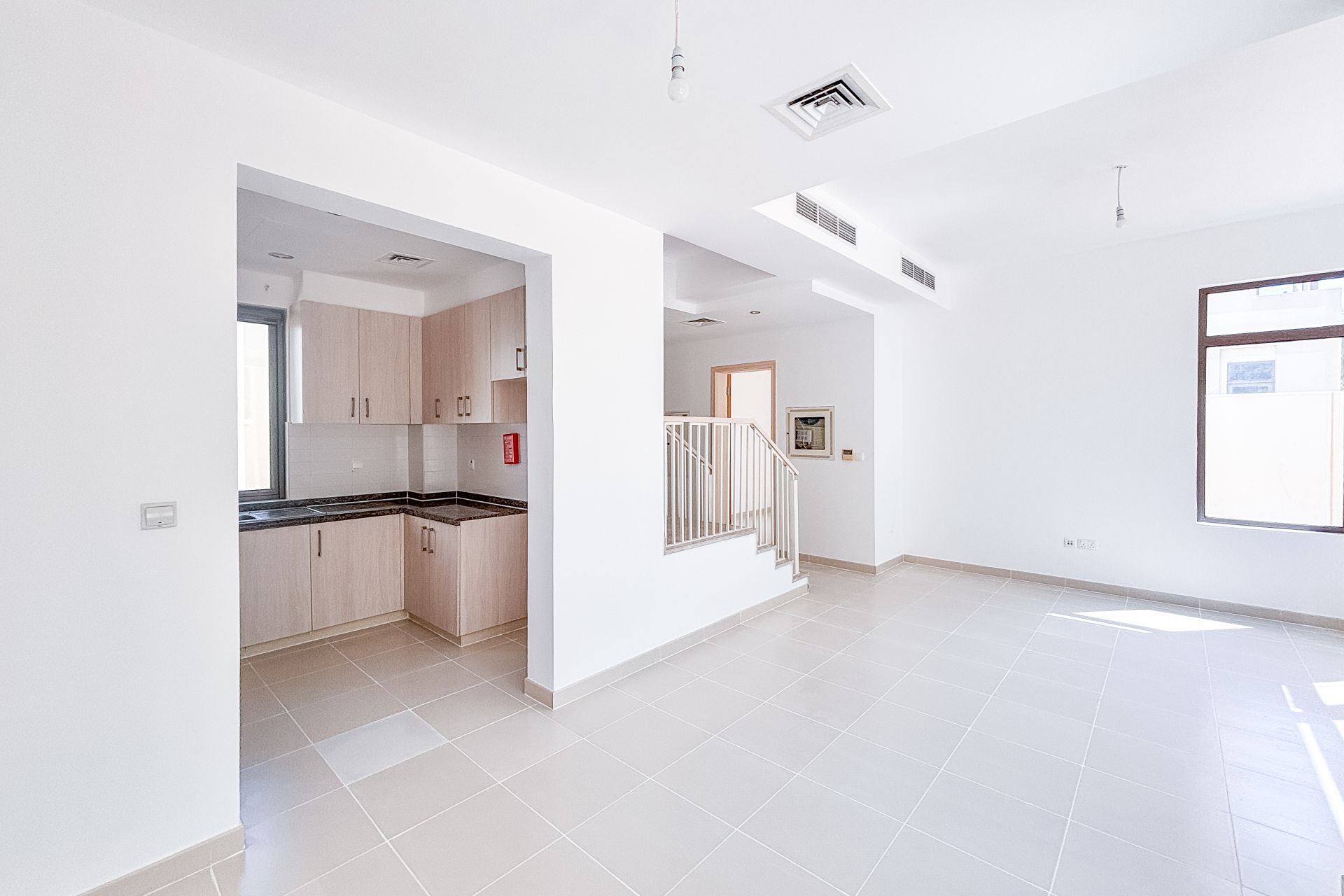 SINGLE ROW | SPACIOUS 3 BEDROOMS | NEXT TO PARK