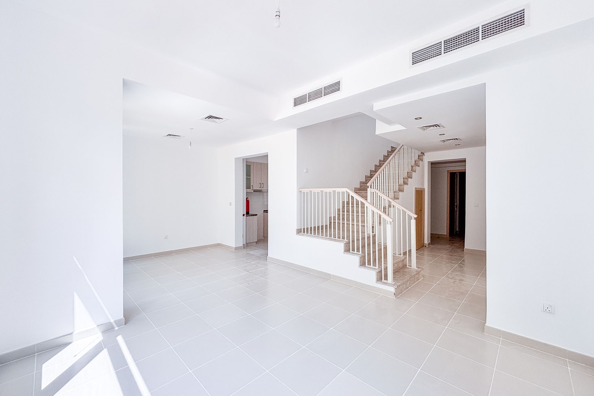 SINGLE ROW | SPACIOUS 3 BEDROOMS | NEXT TO PARK
