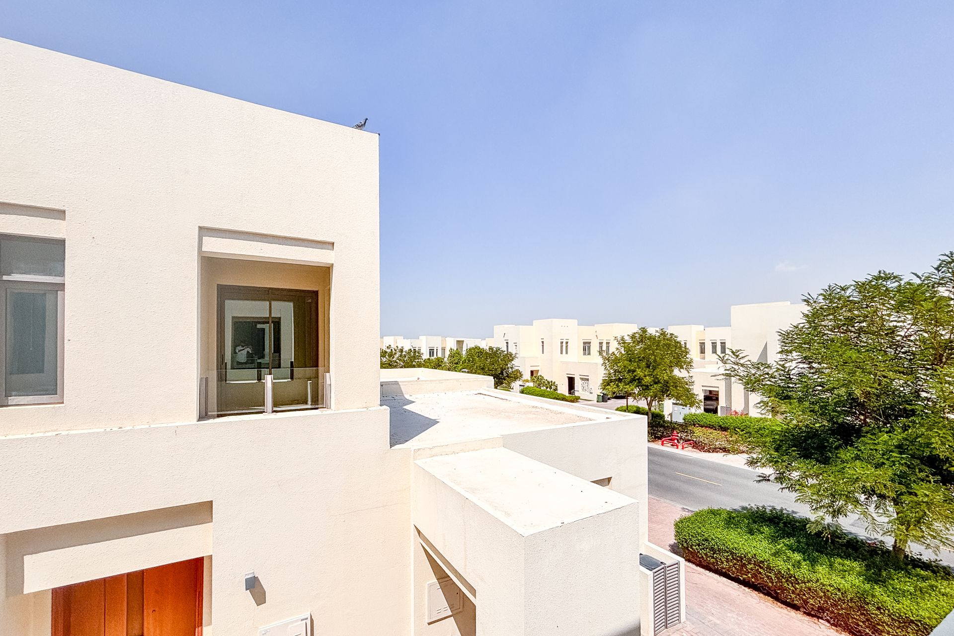 SINGLE ROW | SPACIOUS 3 BEDROOMS | NEXT TO PARK