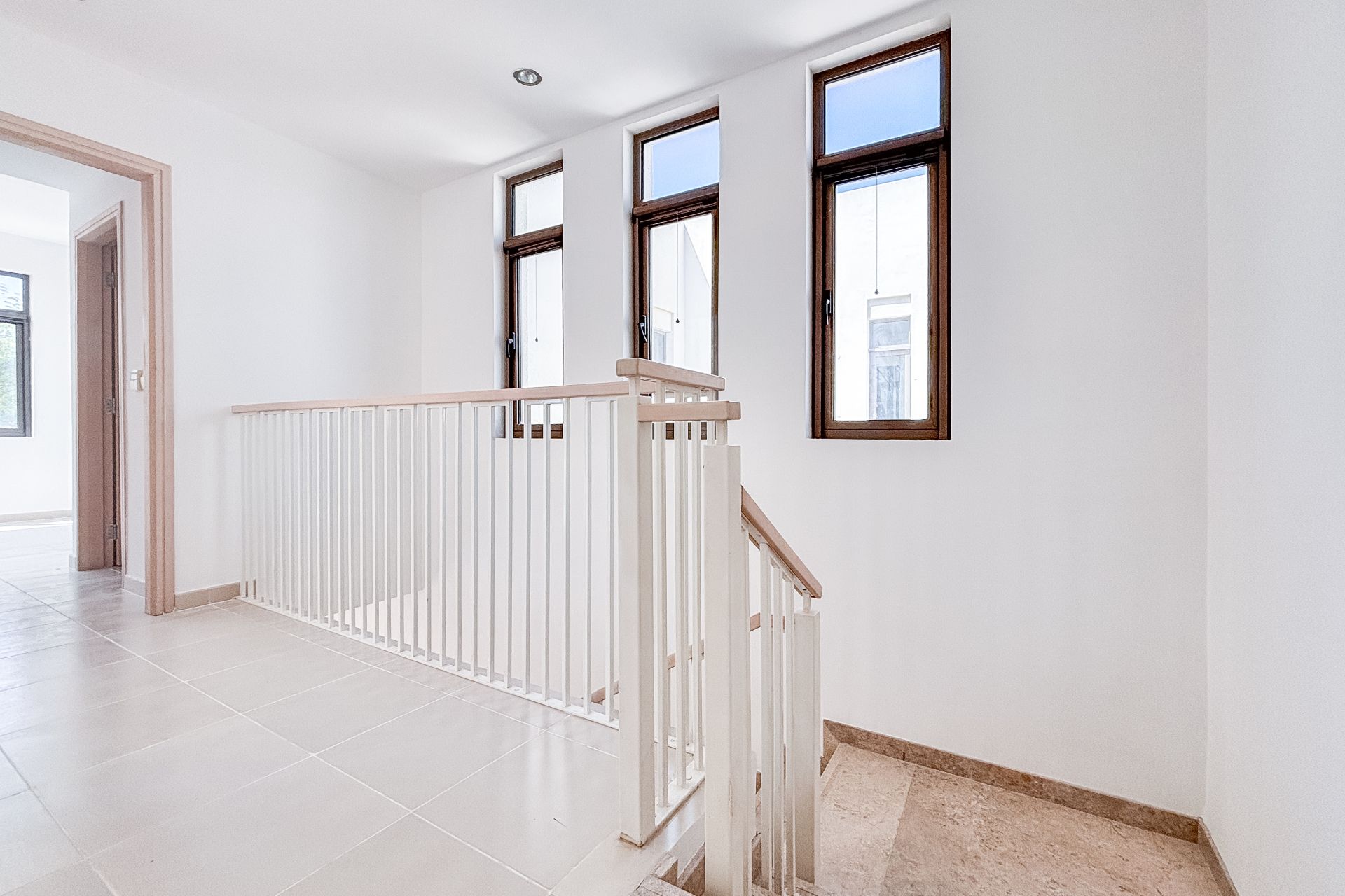 SINGLE ROW | SPACIOUS 3 BEDROOMS | NEXT TO PARK