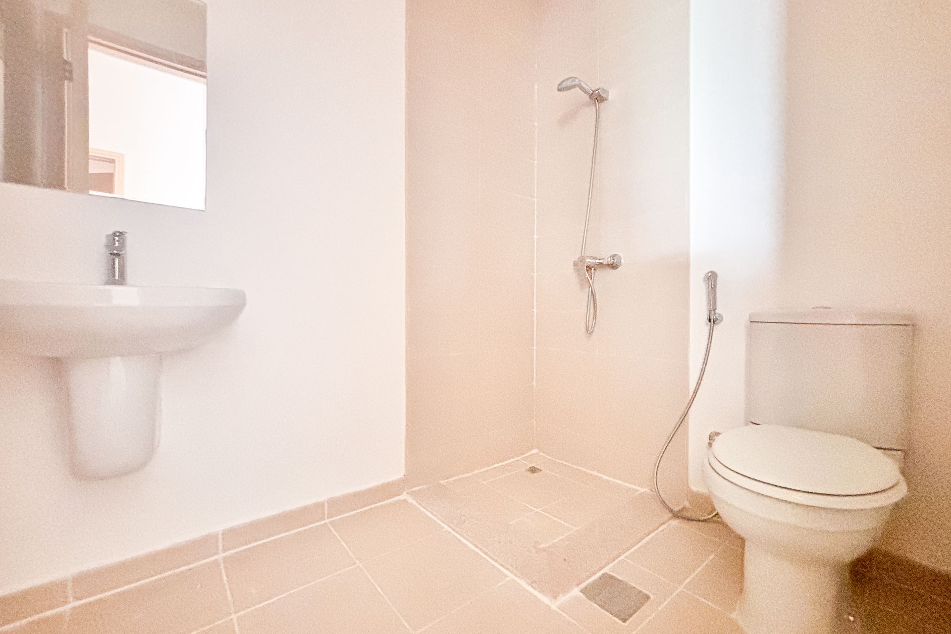 SINGLE ROW | SPACIOUS 3 BEDROOMS | NEXT TO PARK
