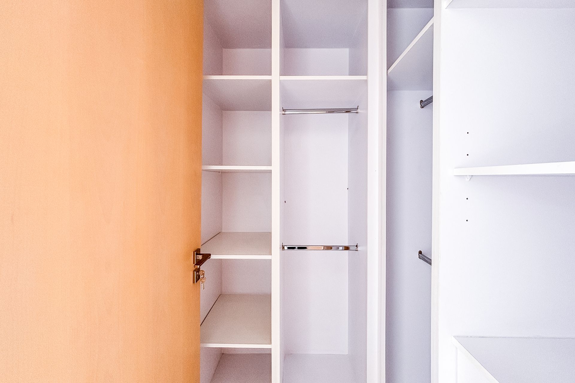 SINGLE ROW | SPACIOUS 3 BEDROOMS | NEXT TO PARK