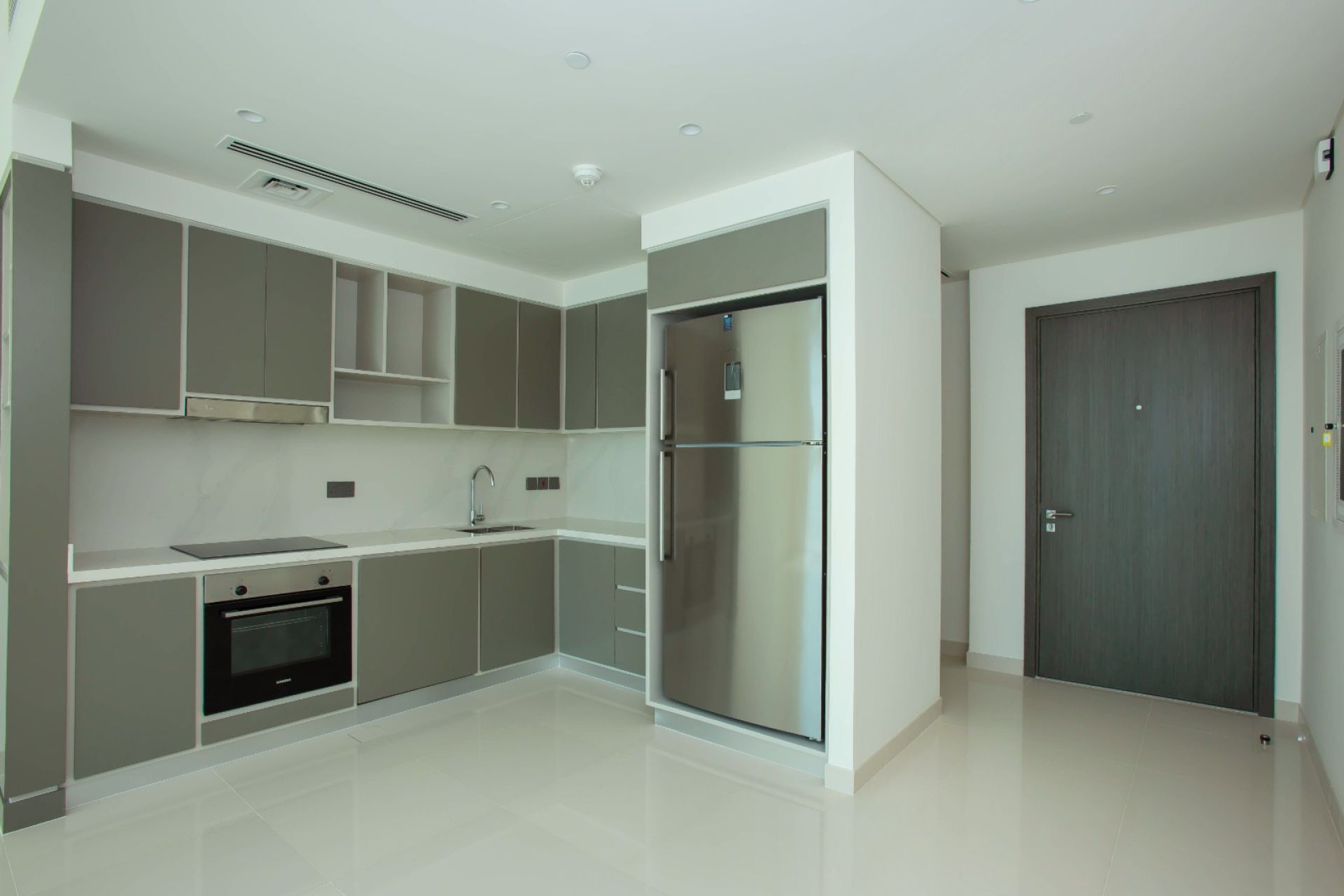 MARINA AND SEA VIEW | SPACIOUS | VACANT FROM MARCH