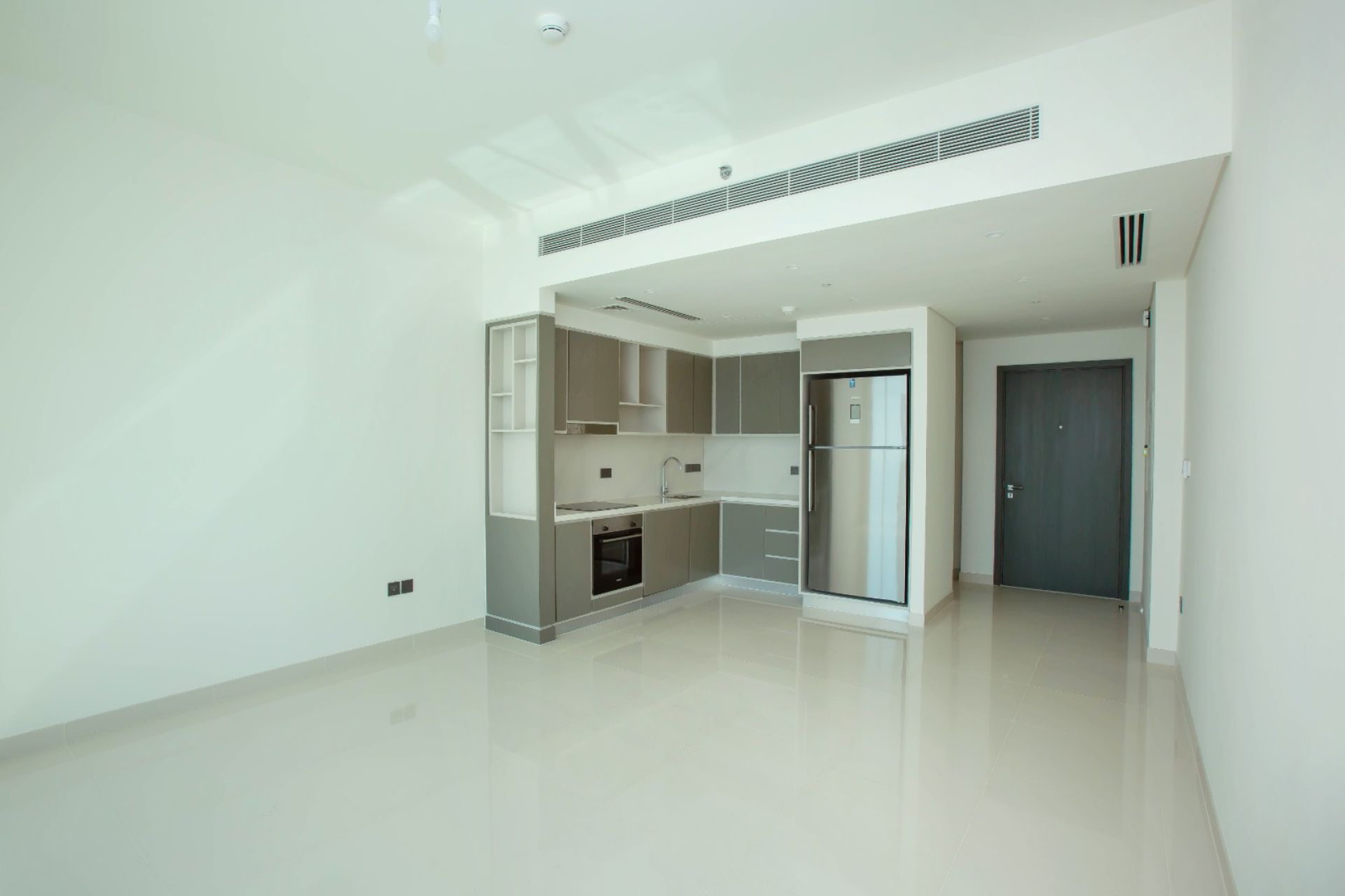 MARINA AND SEA VIEW | SPACIOUS | VACANT FROM MARCH