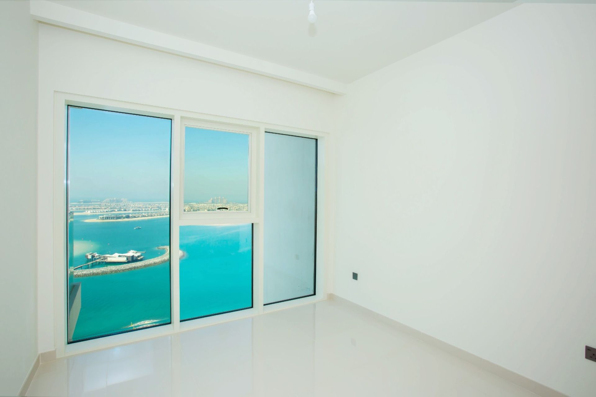 MARINA AND SEA VIEW | SPACIOUS | VACANT FROM MARCH
