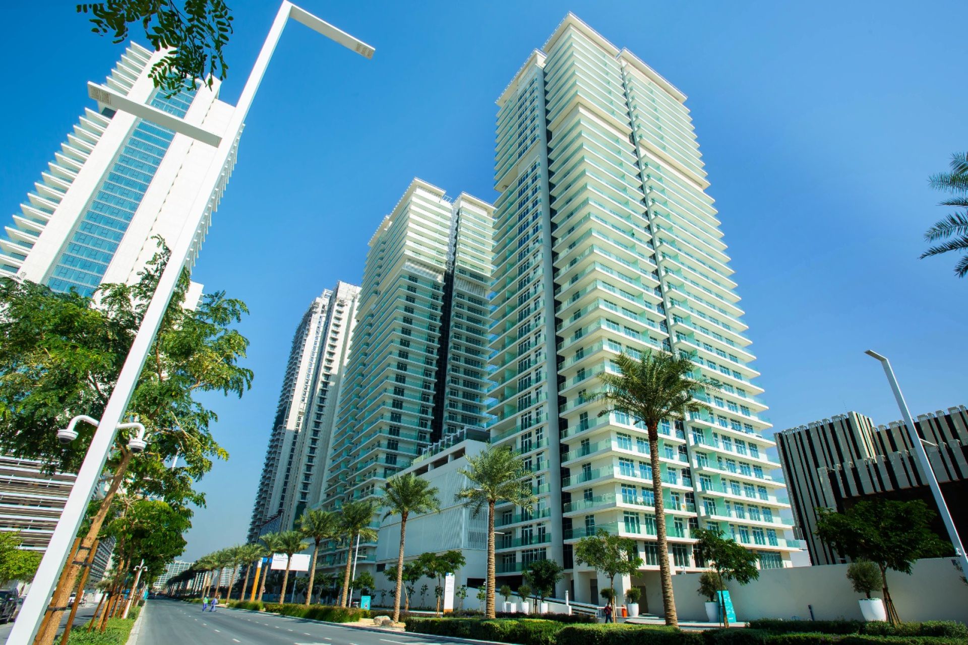 MARINA AND SEA VIEW | SPACIOUS | VACANT FROM MARCH