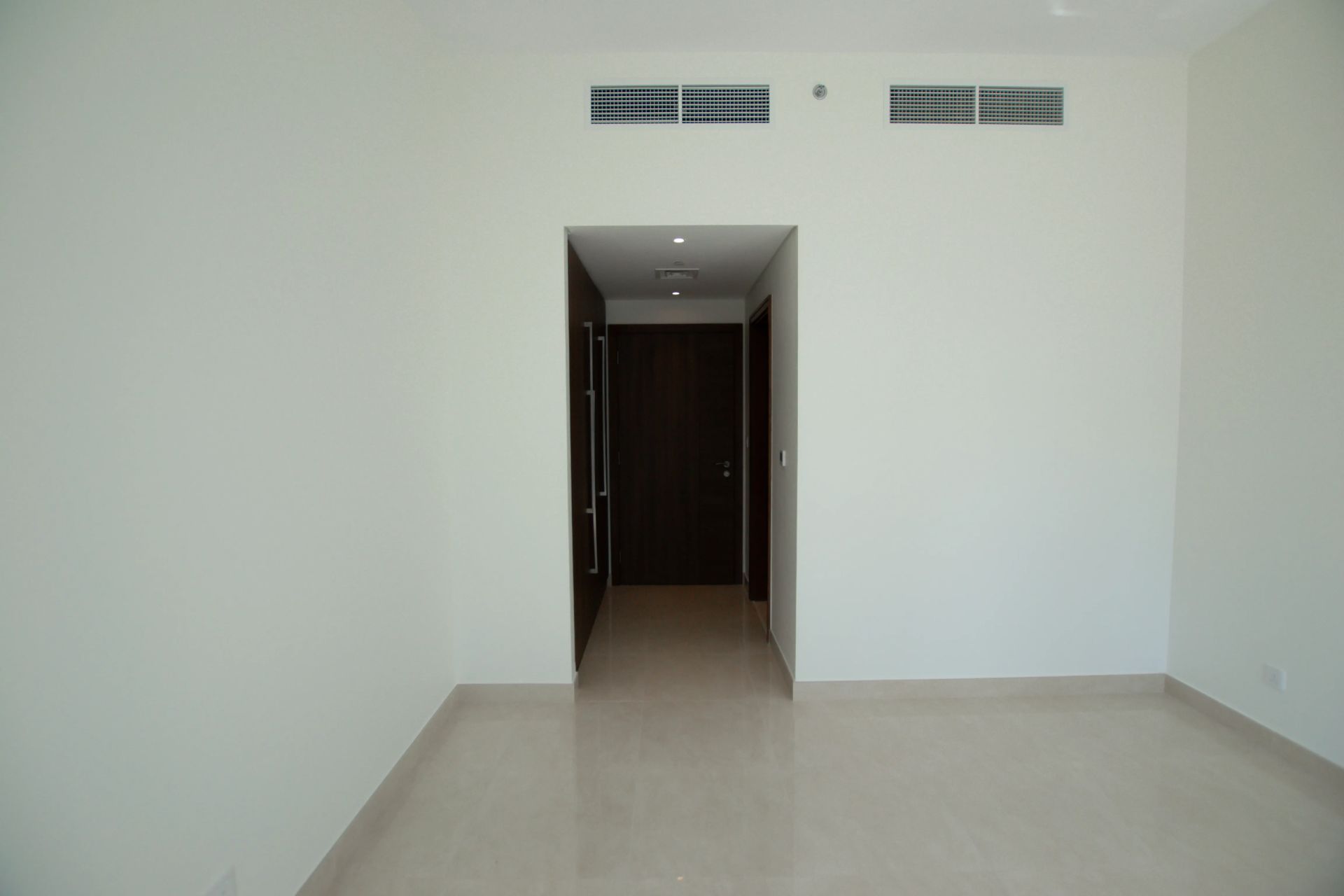 SPACIOUS| READY TO MOVE| VACANT | PRIME LOCATION