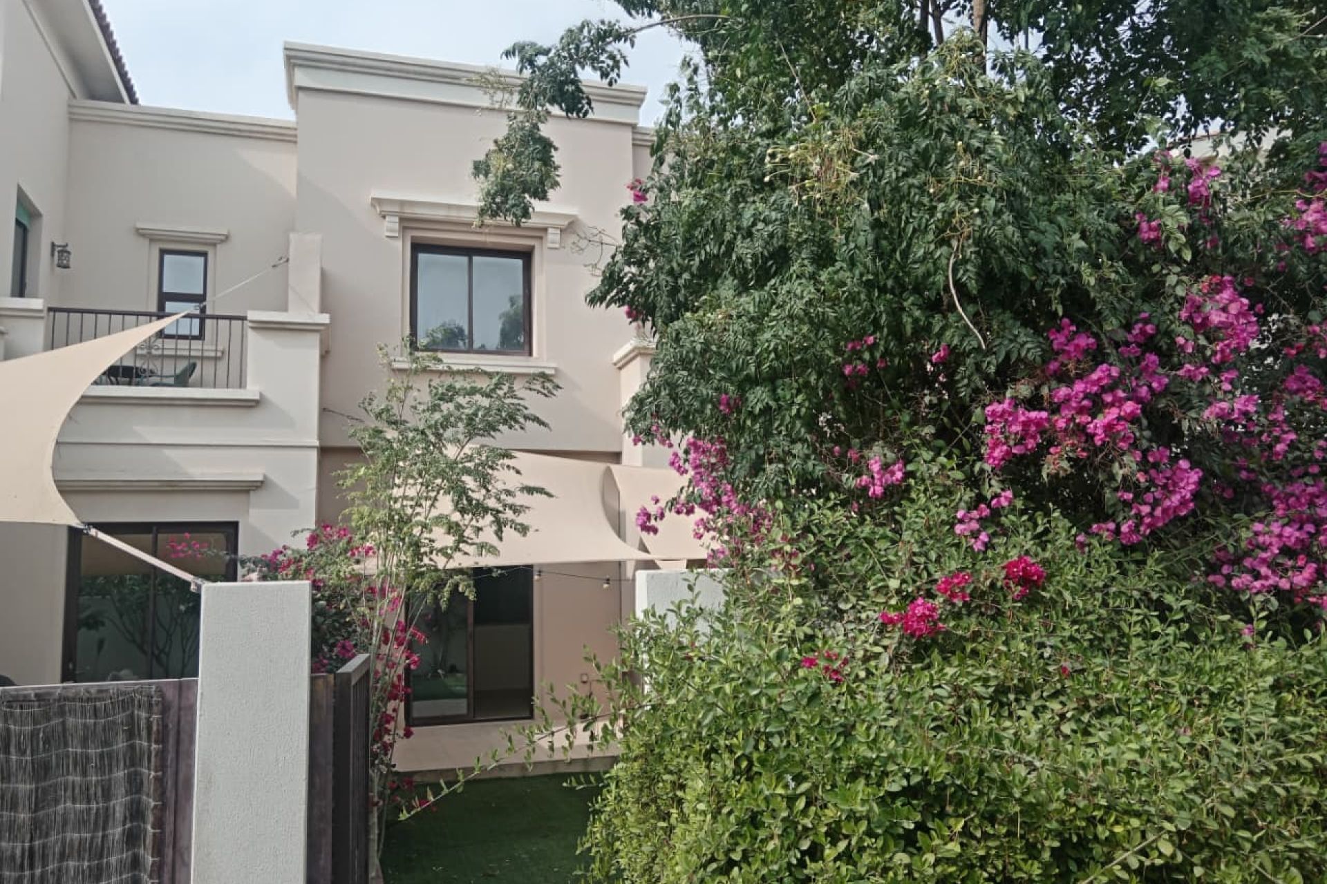 SPACIOUS 3BR + MAID | VACANT | NEXT TO PARK/POOL