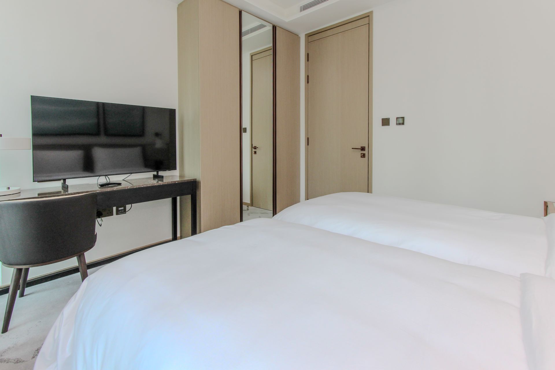 Luxury Apartment | Investor Deal | Community View