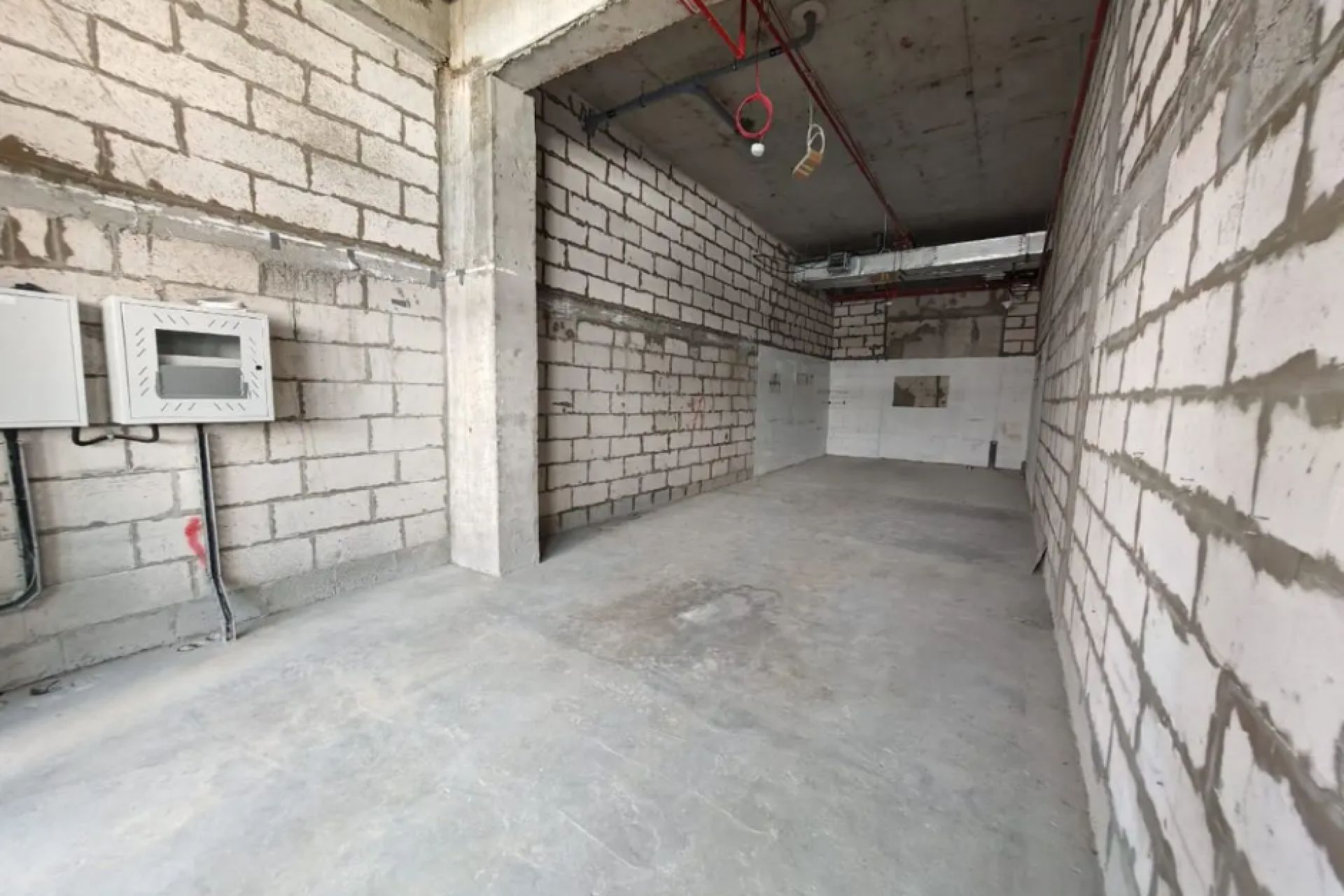 VACANT | READY TO MOVE | PRIME LOCATION