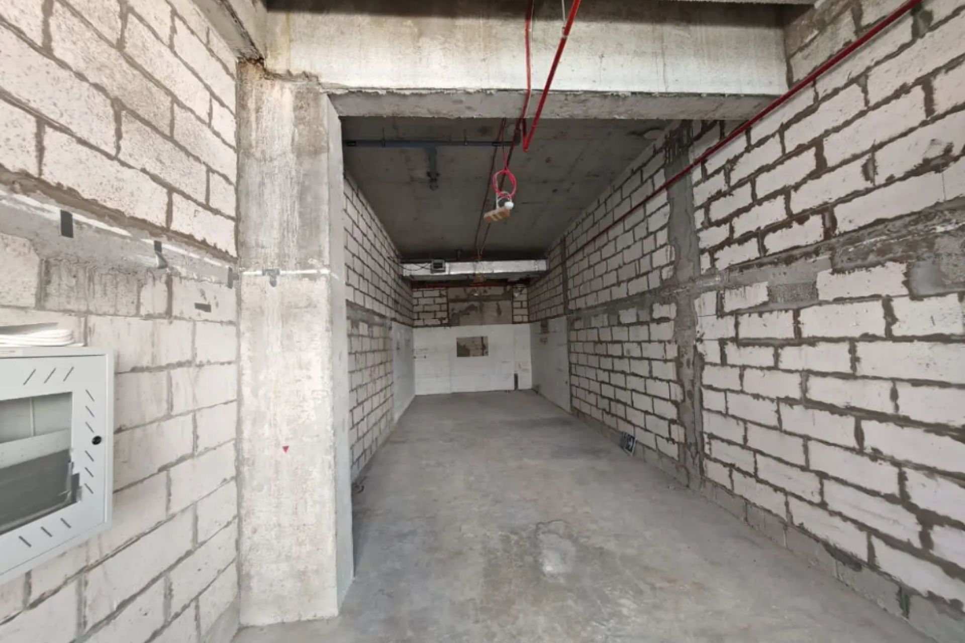 VACANT | READY TO MOVE | PRIME LOCATION