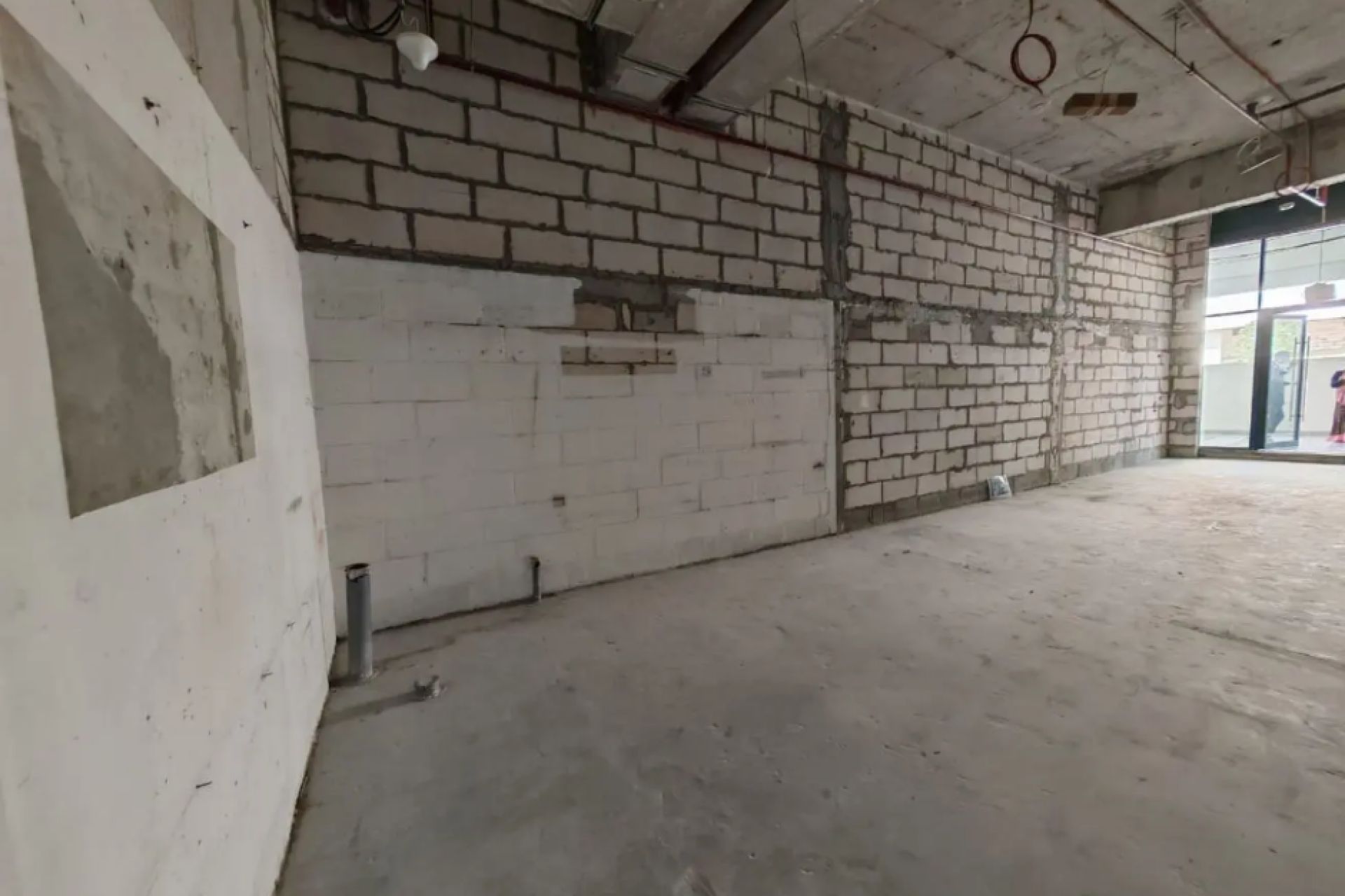 VACANT | READY TO MOVE | PRIME LOCATION