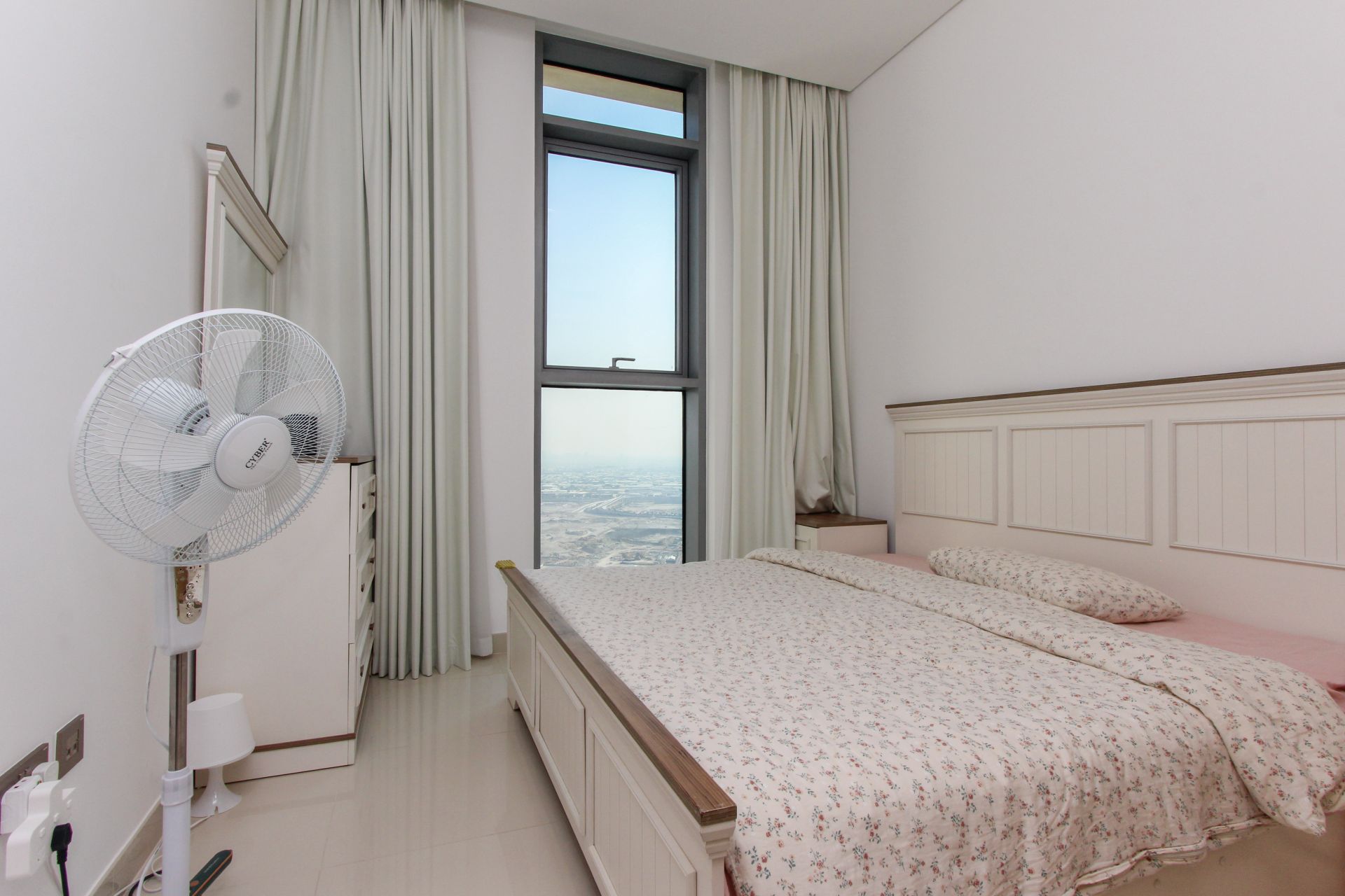 SKYLINE &amp; BURJ VIEW | FURNISHED | HIGH FLOOR