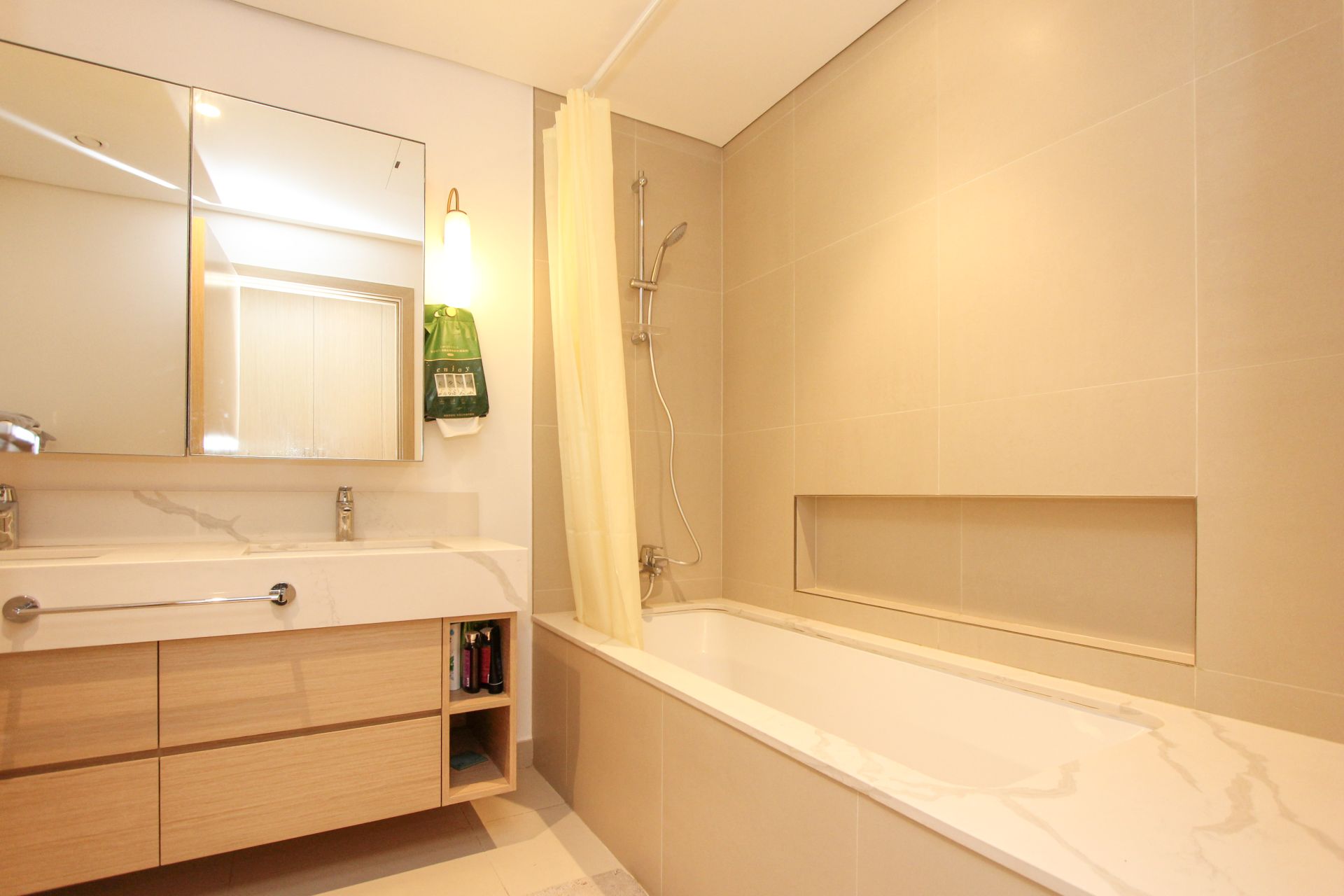 SKYLINE &amp; BURJ VIEW | FURNISHED | HIGH FLOOR