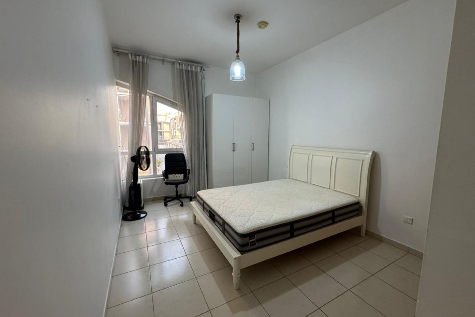 VACANT | FULLY FURNISHED | PRIME LOCATION