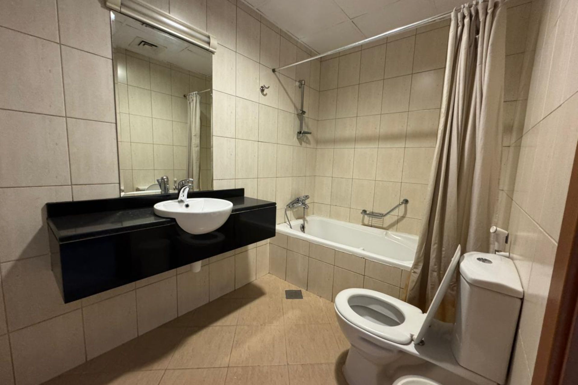 VACANT | FULLY FURNISHED | PRIME LOCATION