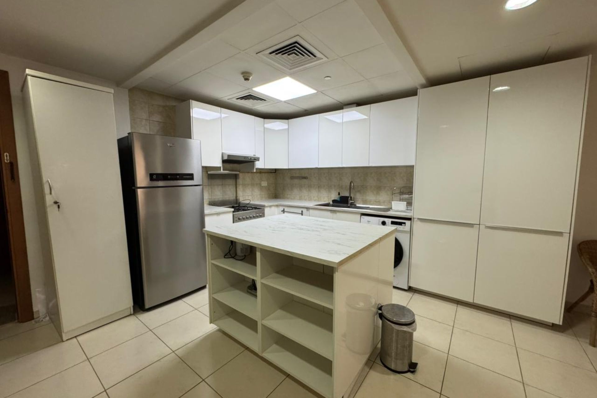 VACANT | FULLY FURNISHED | PRIME LOCATION