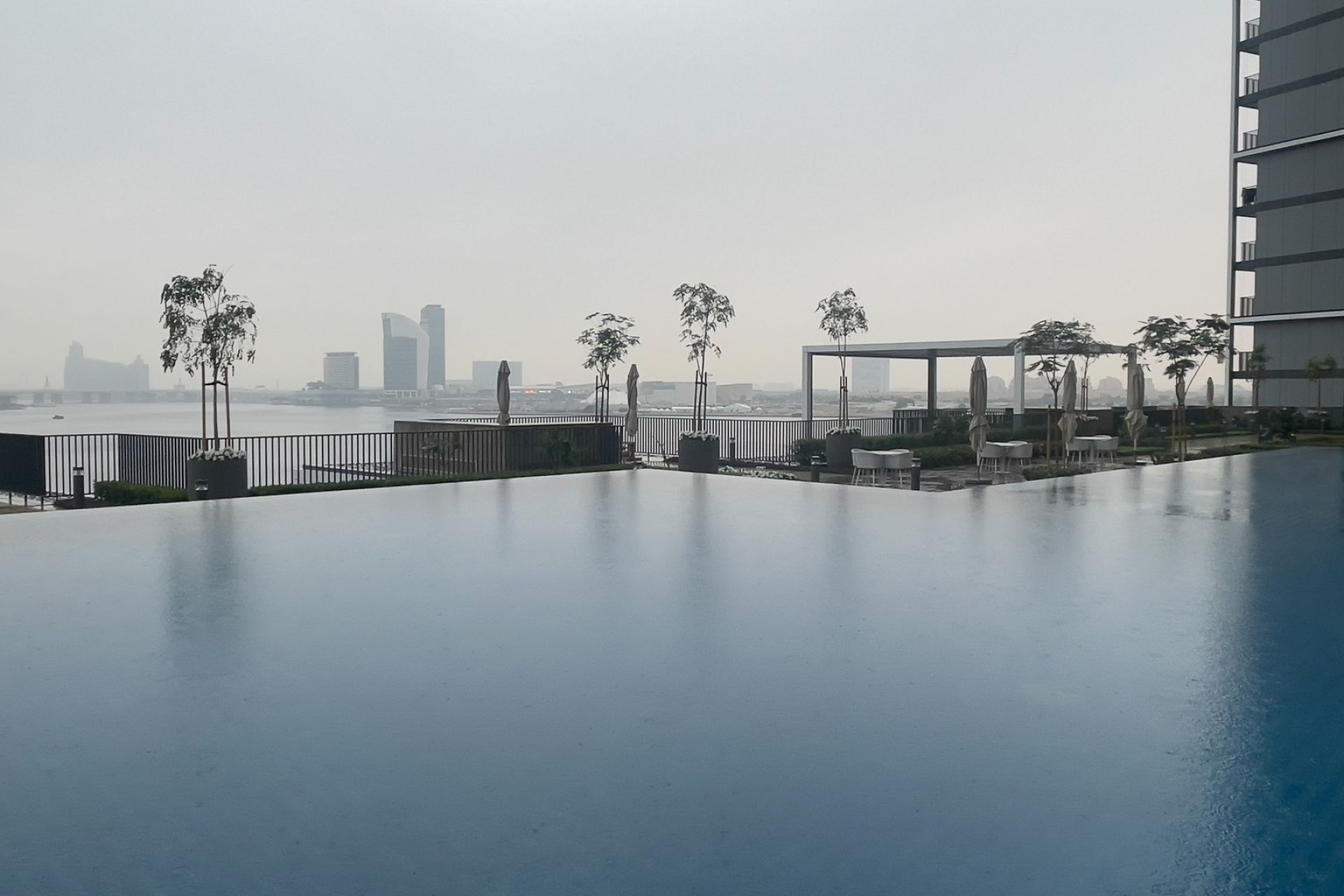 Prime Location | Chiller Free | Boulevard View