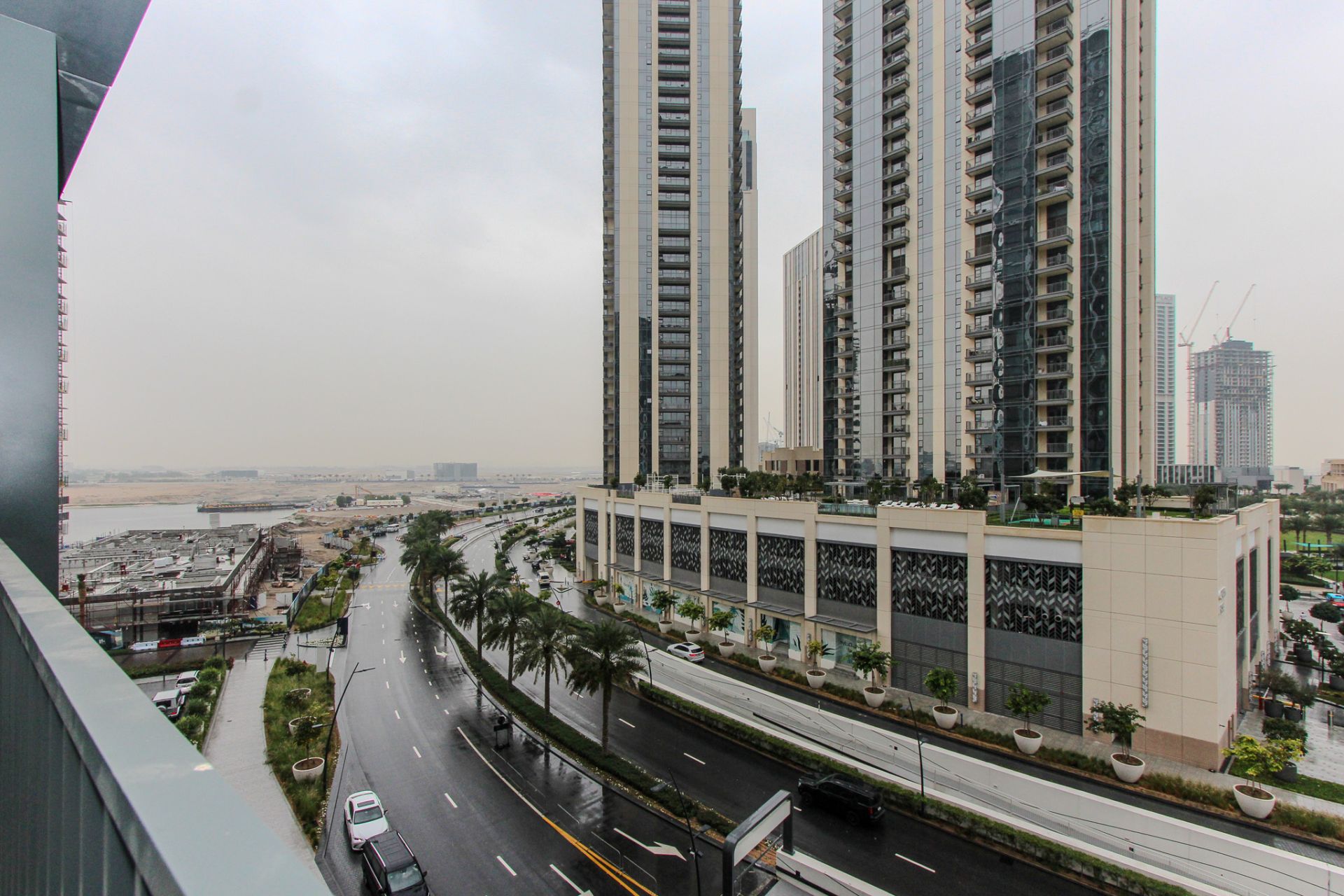 Prime Location | Chiller Free | Boulevard View