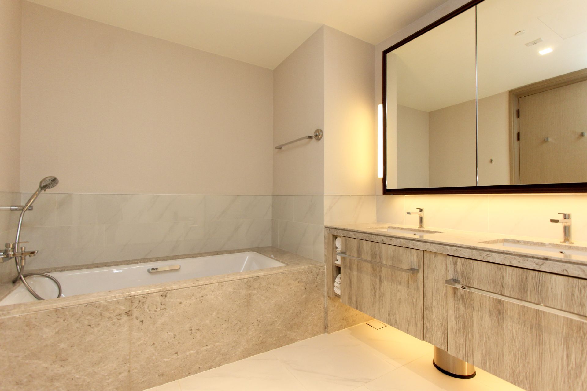 HUGE LAYOUT | SEA VIEW | VACANT SOON