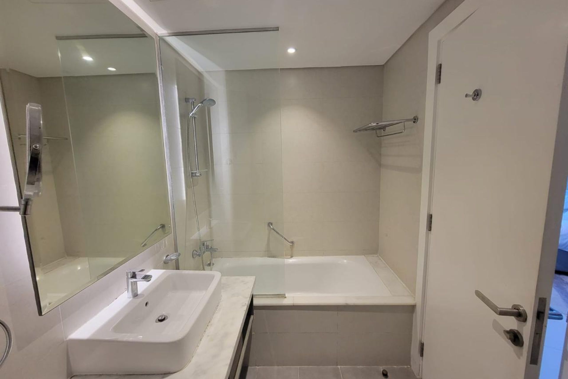 Fully Furnished | Canal Pool View | Ready to Move