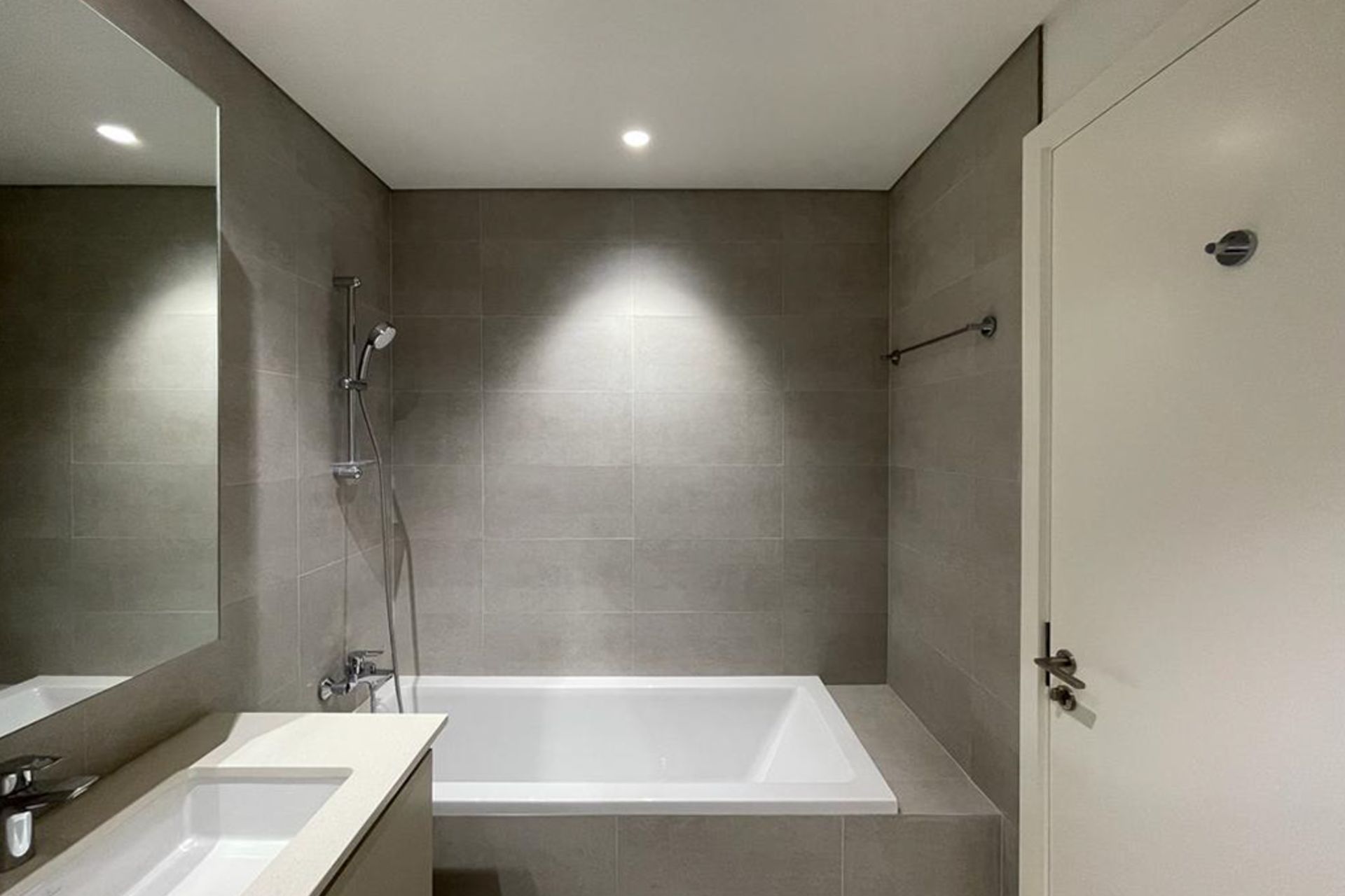 Brand New | Beach Access | Chiller Free