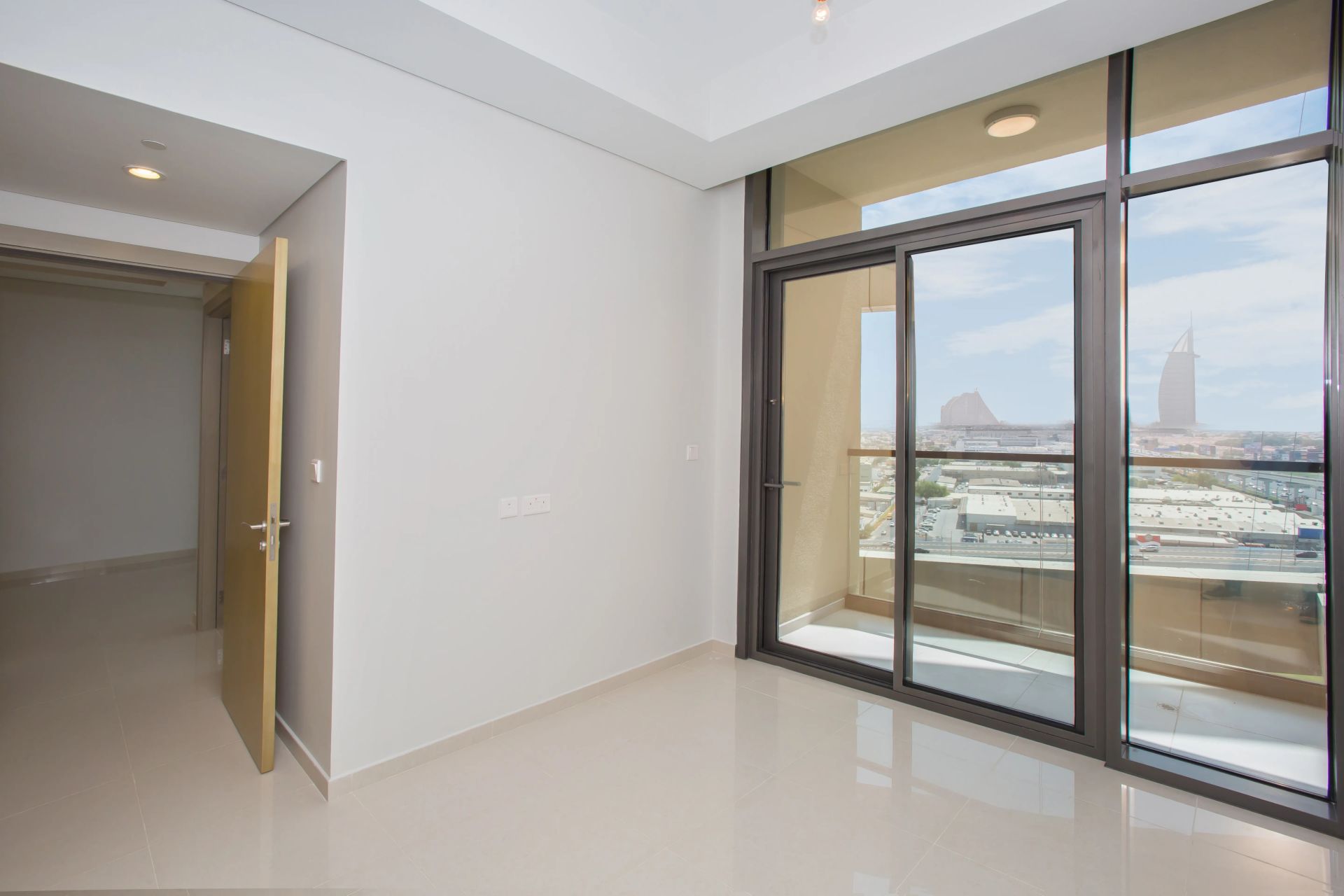 READY TO MOVE | PRIME LOCATION | SPECTACULAR VIEWS