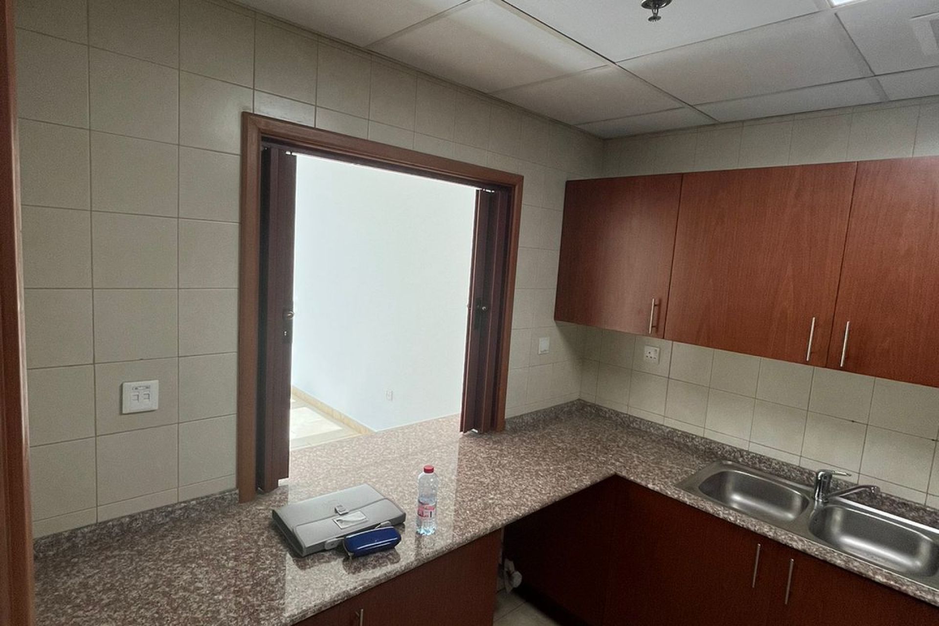 SPACIOUS UNIT | VACANT SOON | HIGHER FLOOR