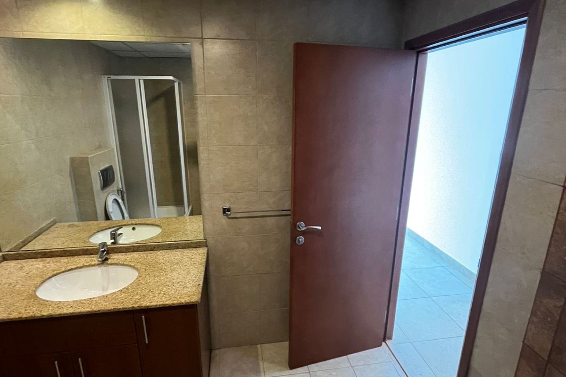 SPACIOUS UNIT | VACANT SOON | HIGHER FLOOR