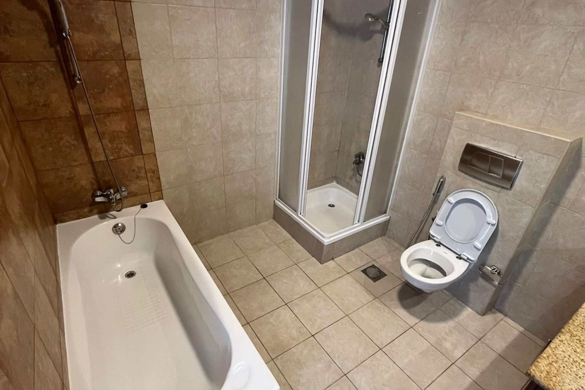 SPACIOUS UNIT | VACANT SOON | HIGHER FLOOR