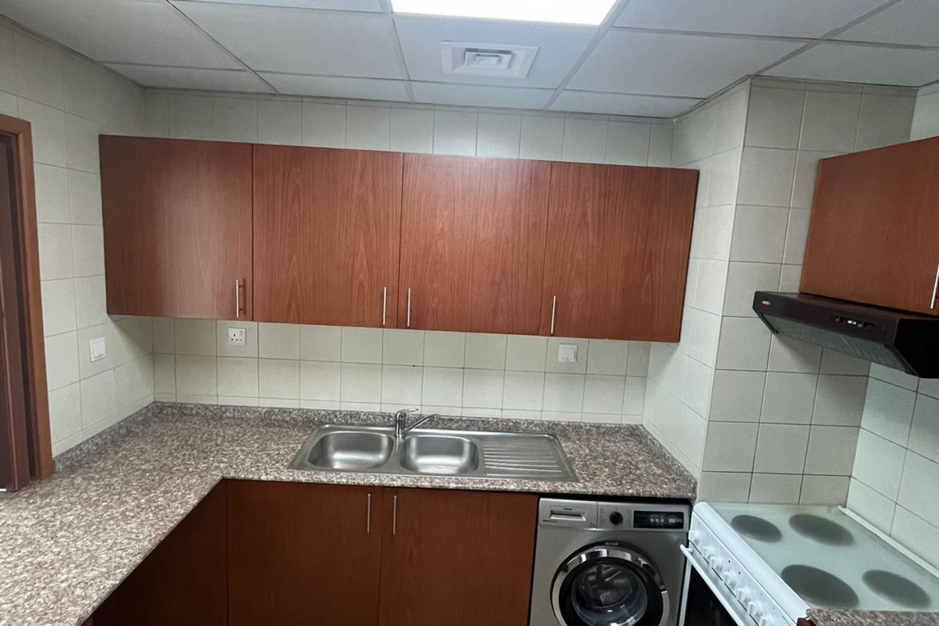 SPACIOUS UNIT | VACANT SOON | HIGHER FLOOR