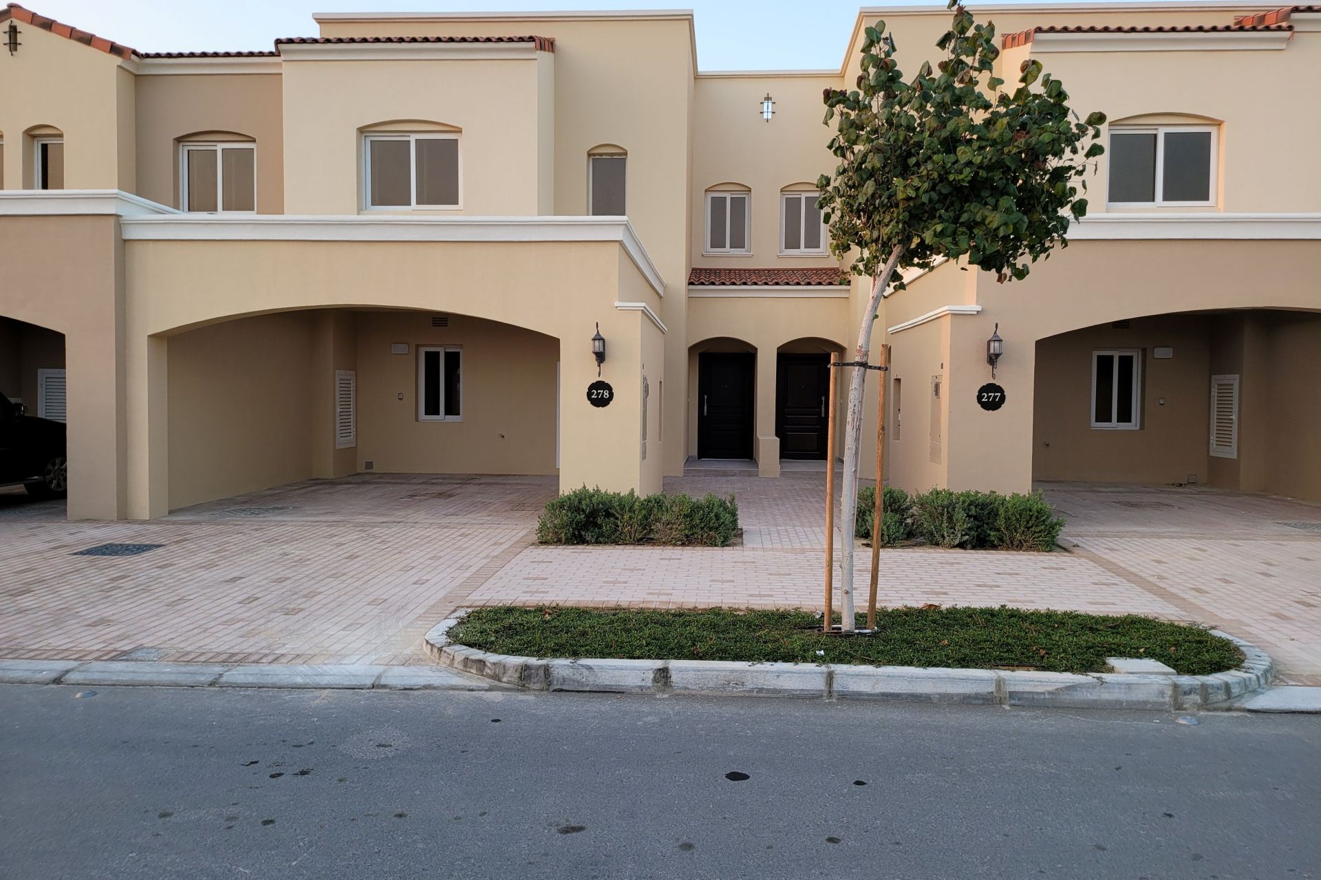 3BR+MAID | HIGH END FINISHING |SINGLE ROW