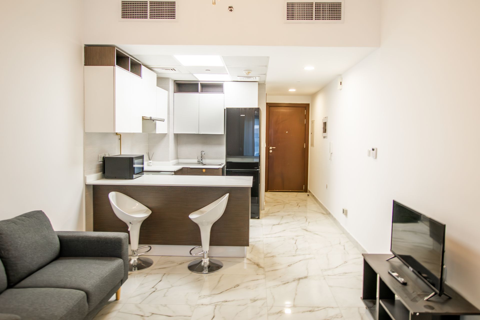 FURNISHED STUDIO | SPACIOUS | VACANT