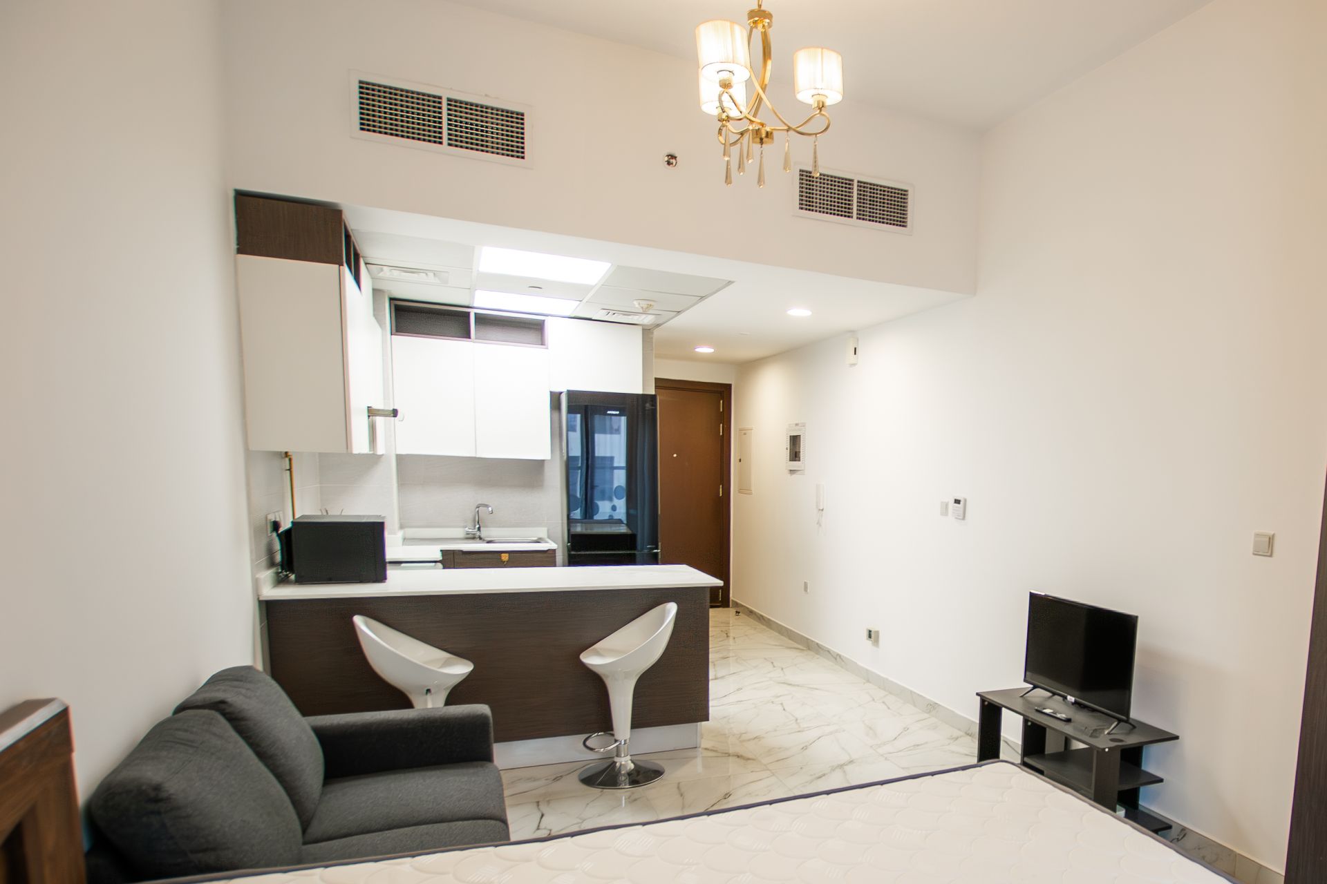 FURNISHED STUDIO | SPACIOUS | VACANT