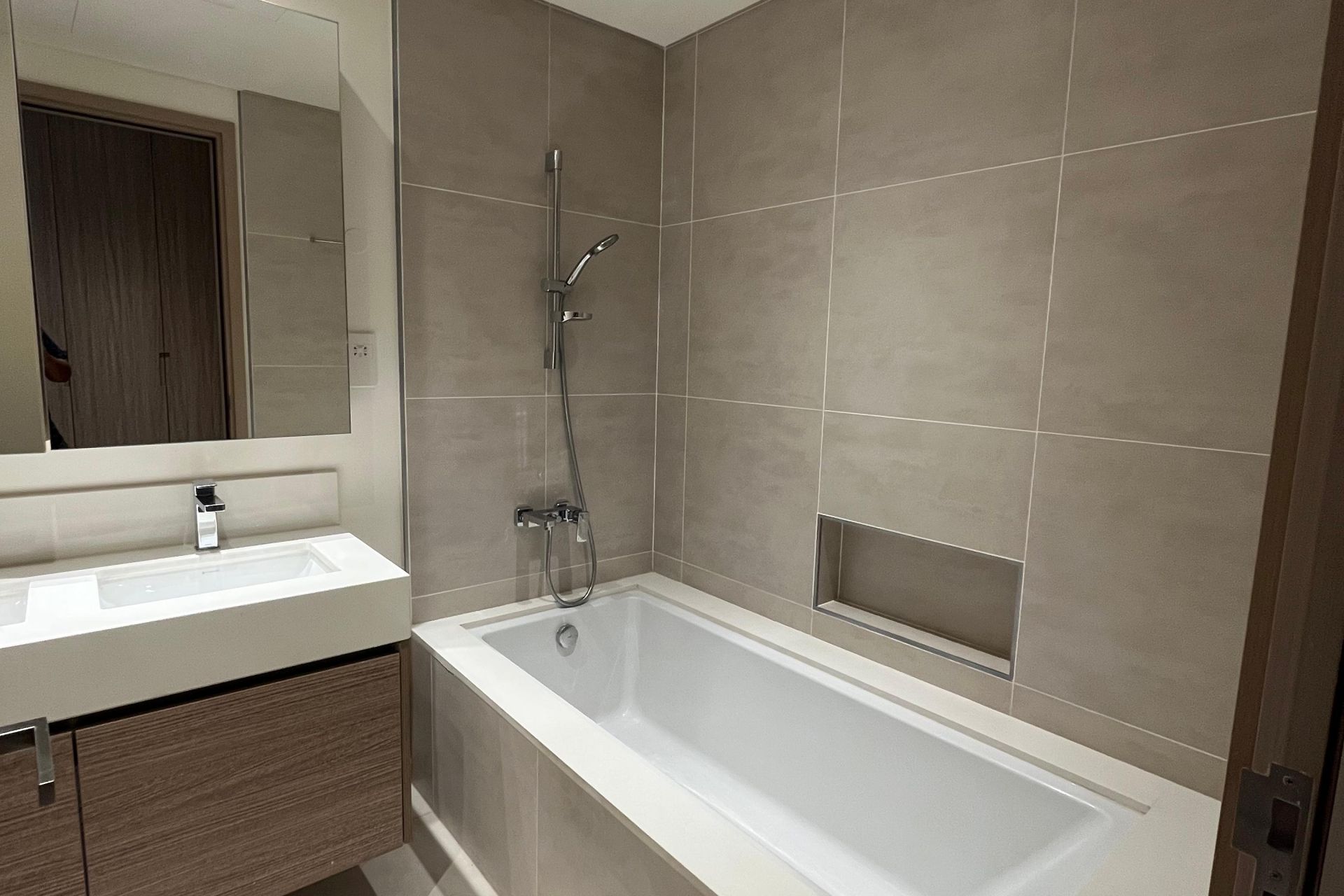 PARK VIEW | PARTIAL SEA VIEW| HIGH FLOOR | VACANT