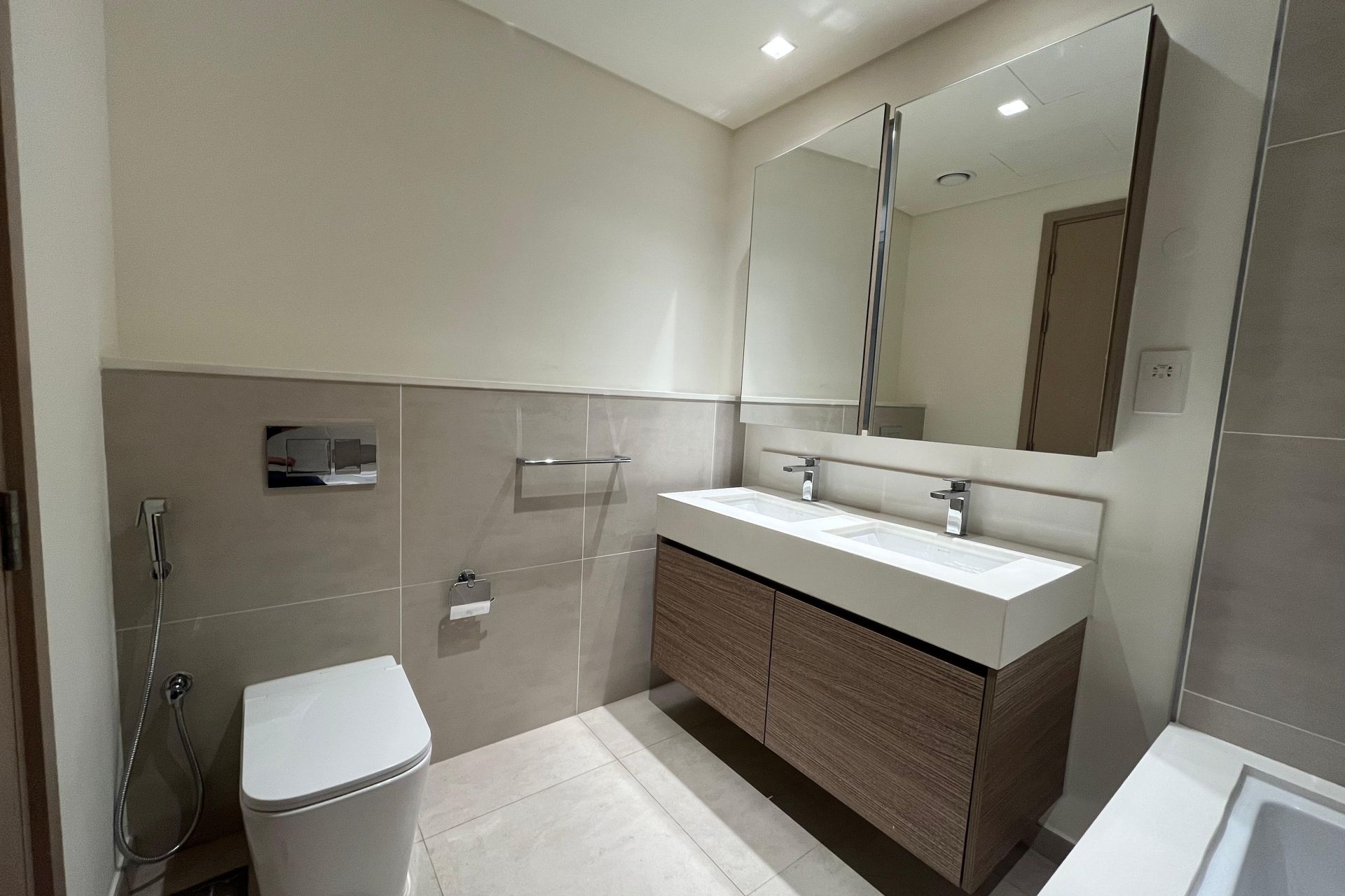 PARK VIEW | PARTIAL SEA VIEW| HIGH FLOOR | VACANT