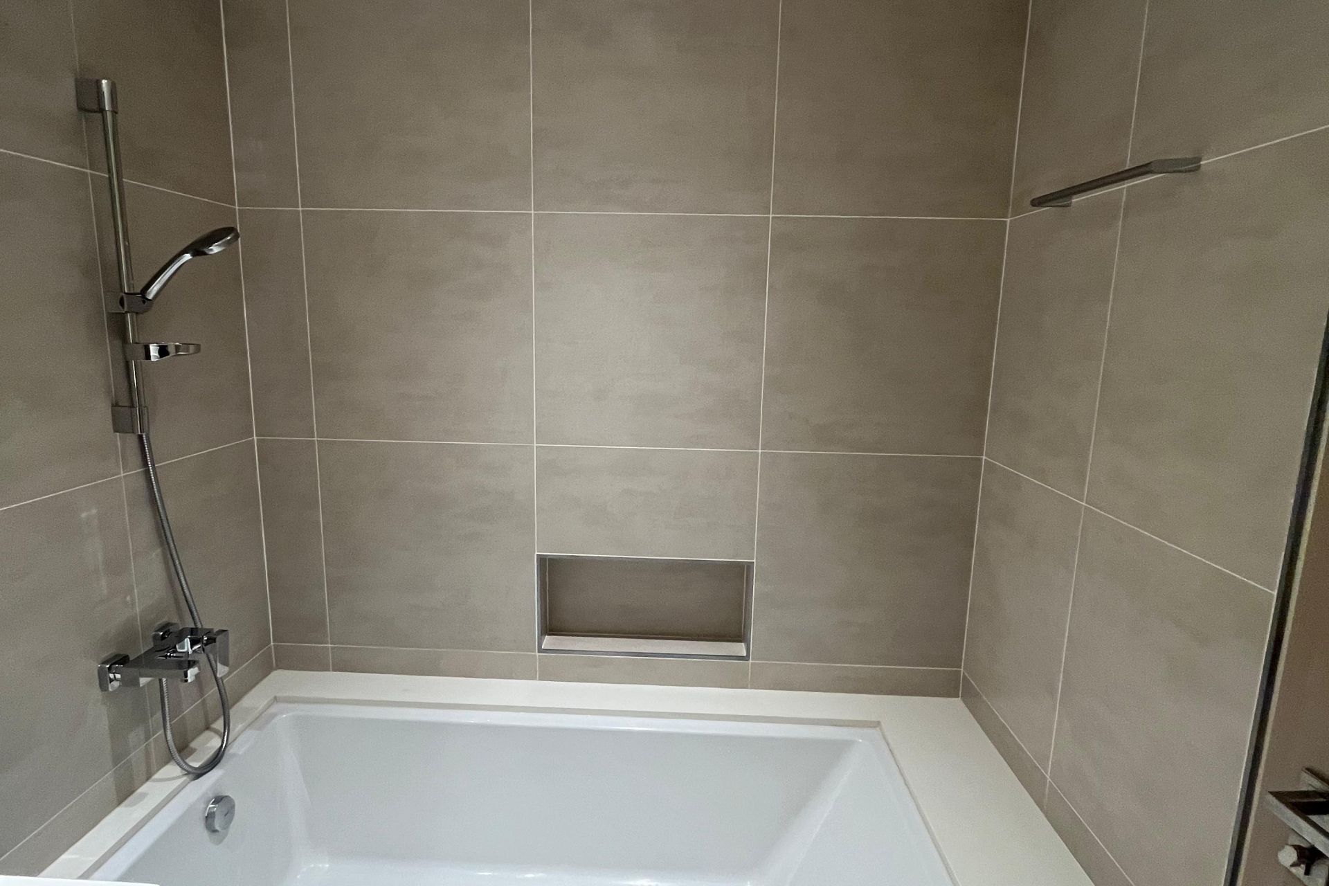 PARK VIEW | PARTIAL SEA VIEW| HIGH FLOOR | VACANT