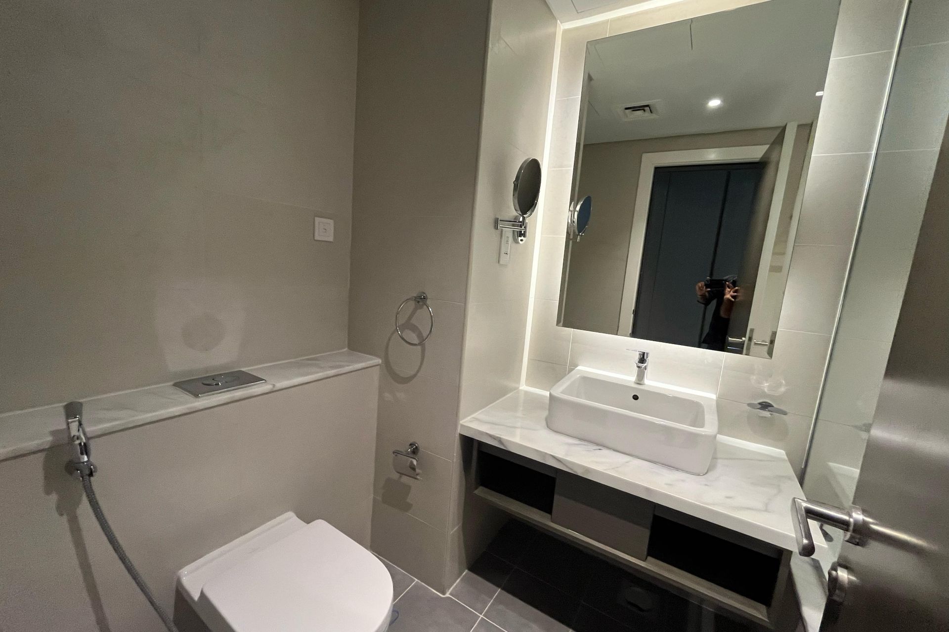 FURNISHED | CANAL AND SKYLINE VIEW | HIGH FLOOR