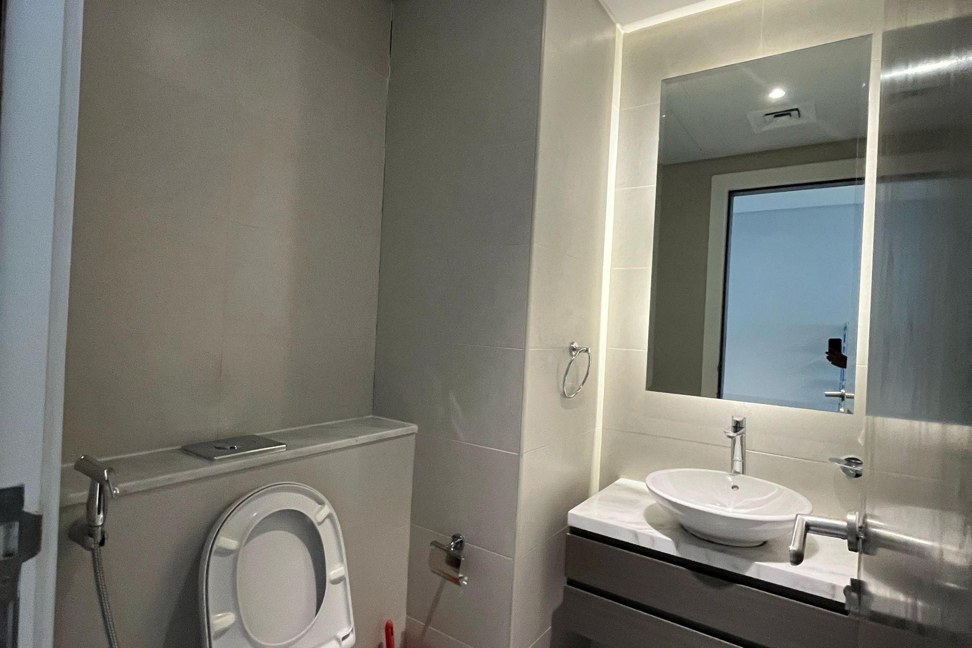 FURNISHED | CANAL AND SKYLINE VIEW | HIGH FLOOR