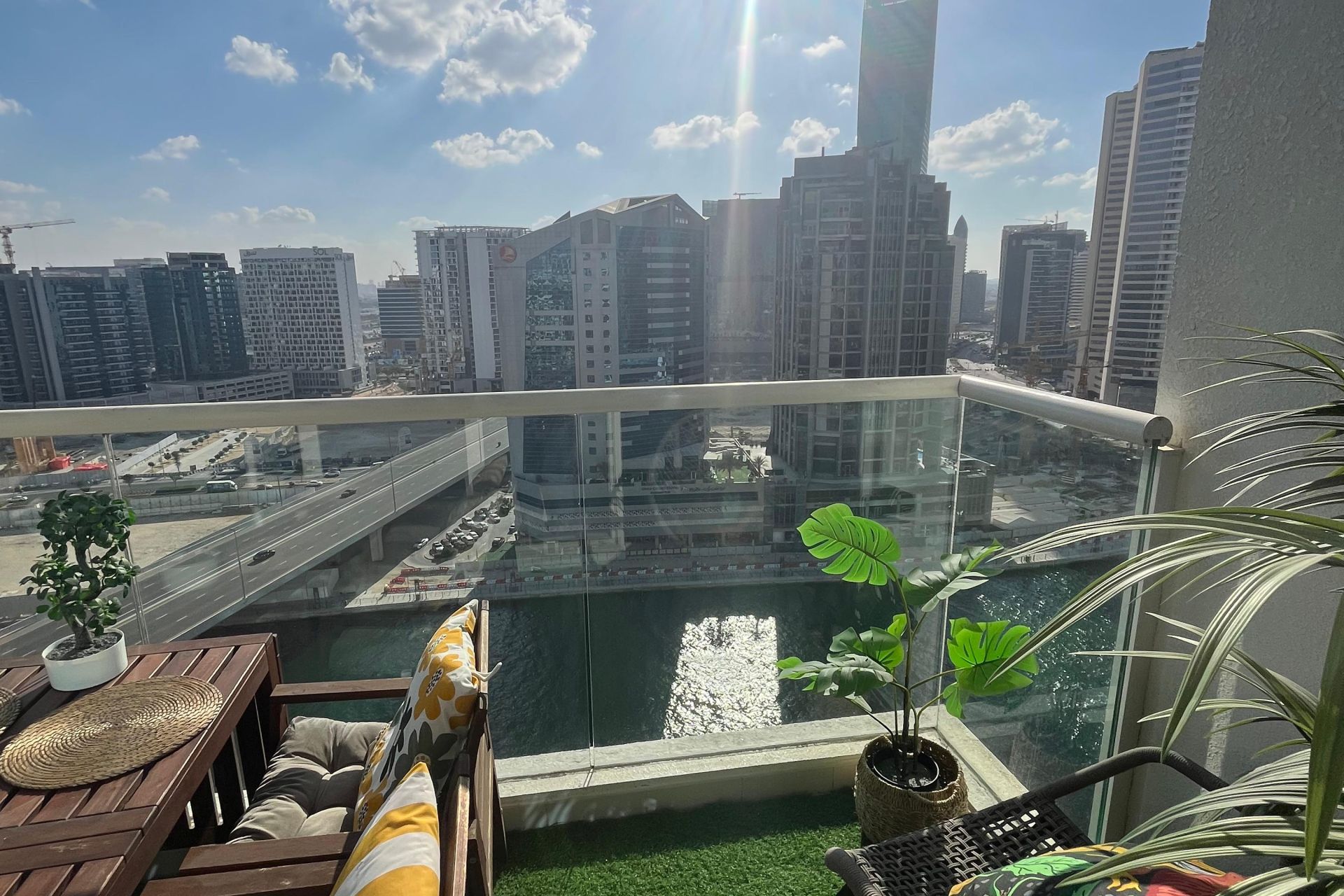FURNISHED | CANAL AND SKYLINE VIEW | HIGH FLOOR