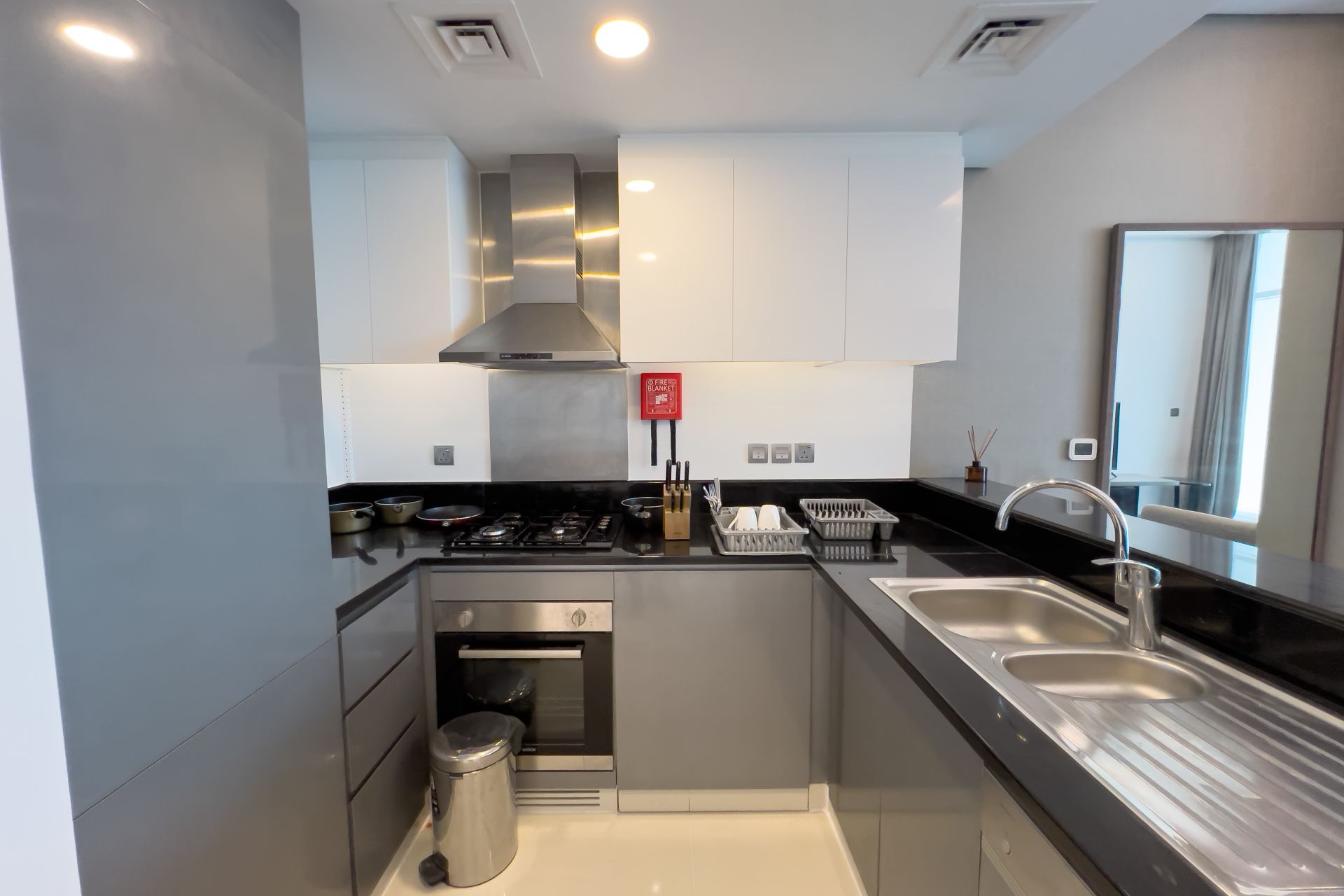 FURNISHED | CANAL AND SKYLINE VIEW | HIGH FLOOR