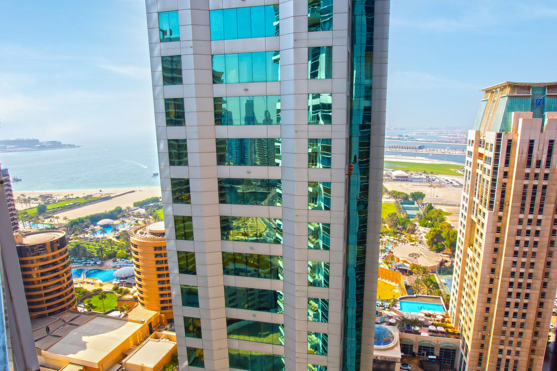 HIGHER FLOOR | FULLY FURNISHED| ELEGANT VIEW