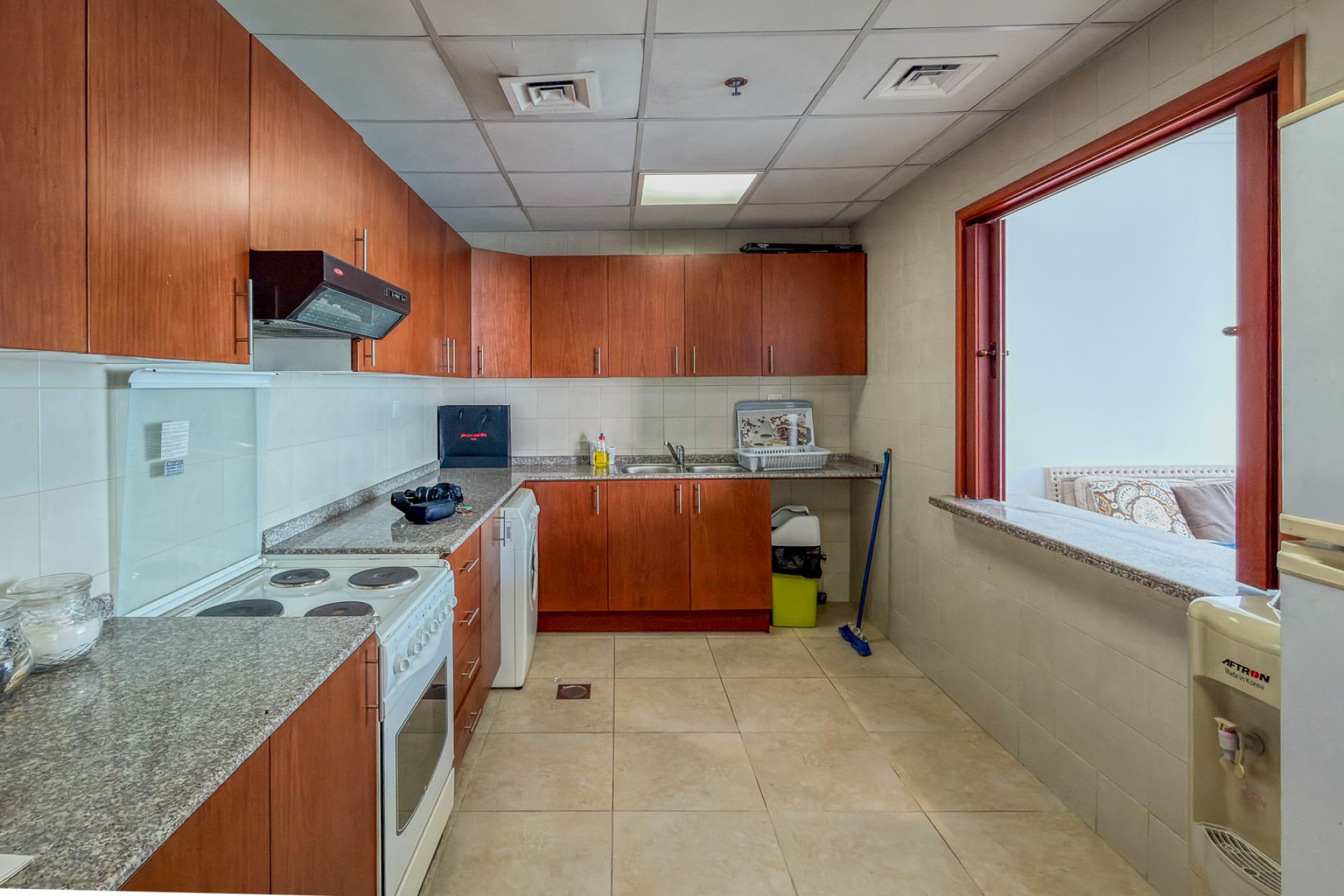 HIGH FLOOR | GOLF &amp; MARINA VIEW | VACANT